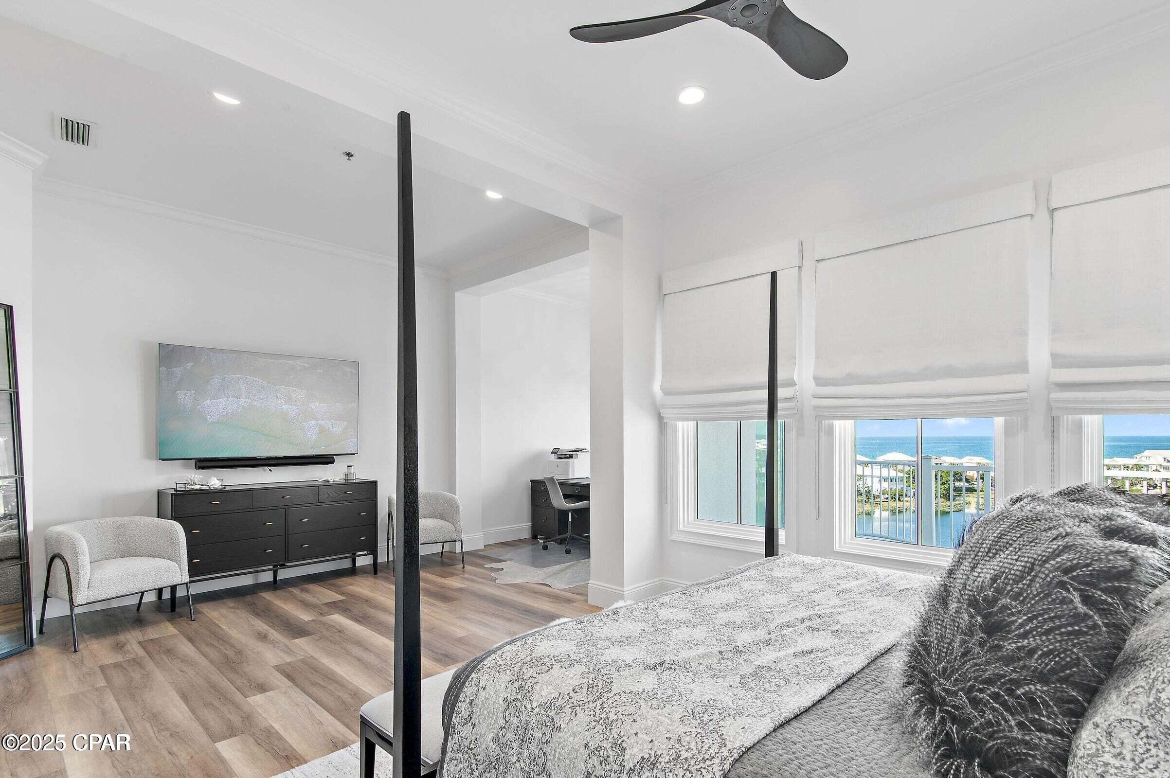 Listing photo id 19 for 116 Carillon Market Street 701