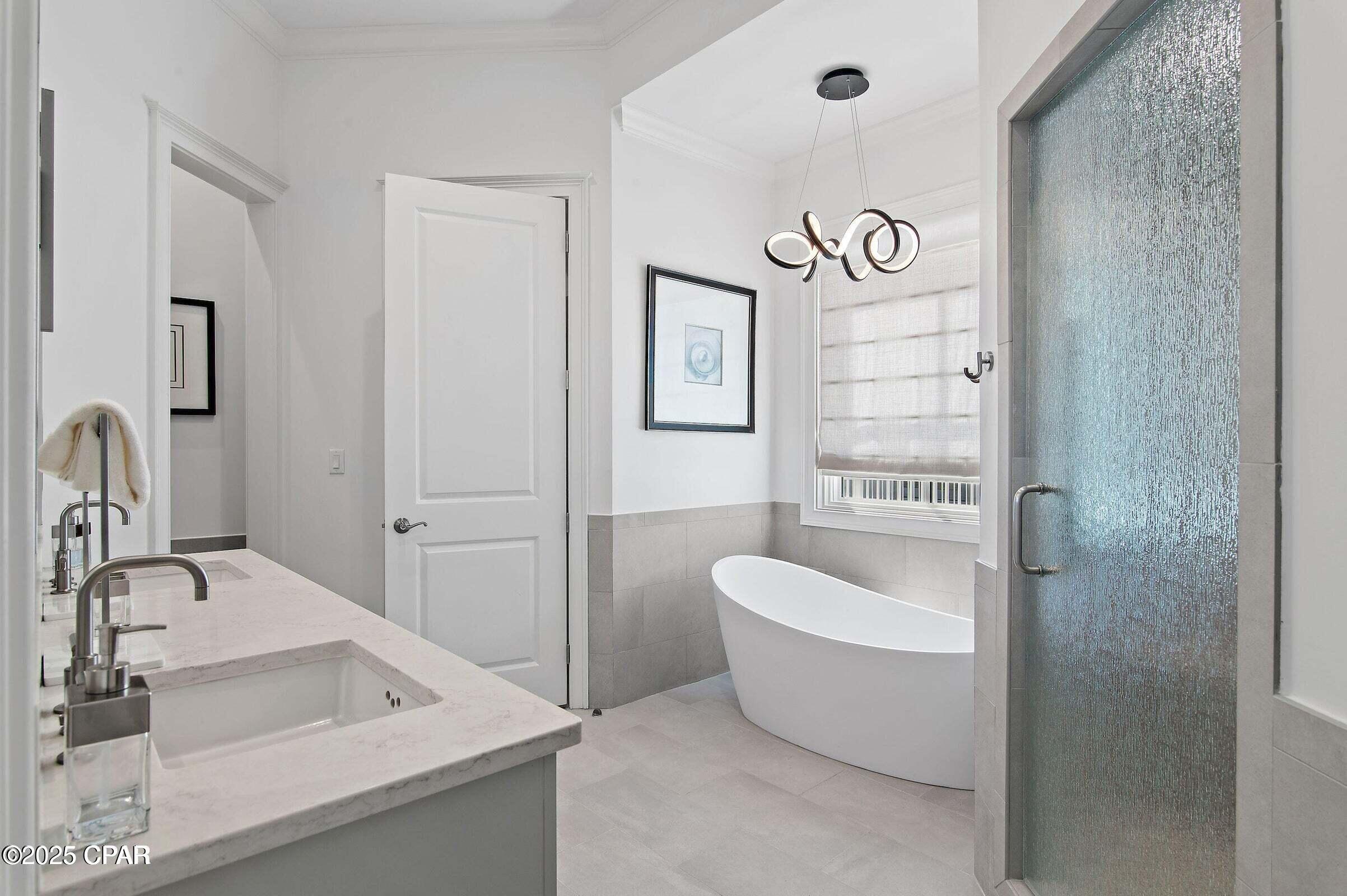 Listing photo id 25 for 116 Carillon Market Street 701