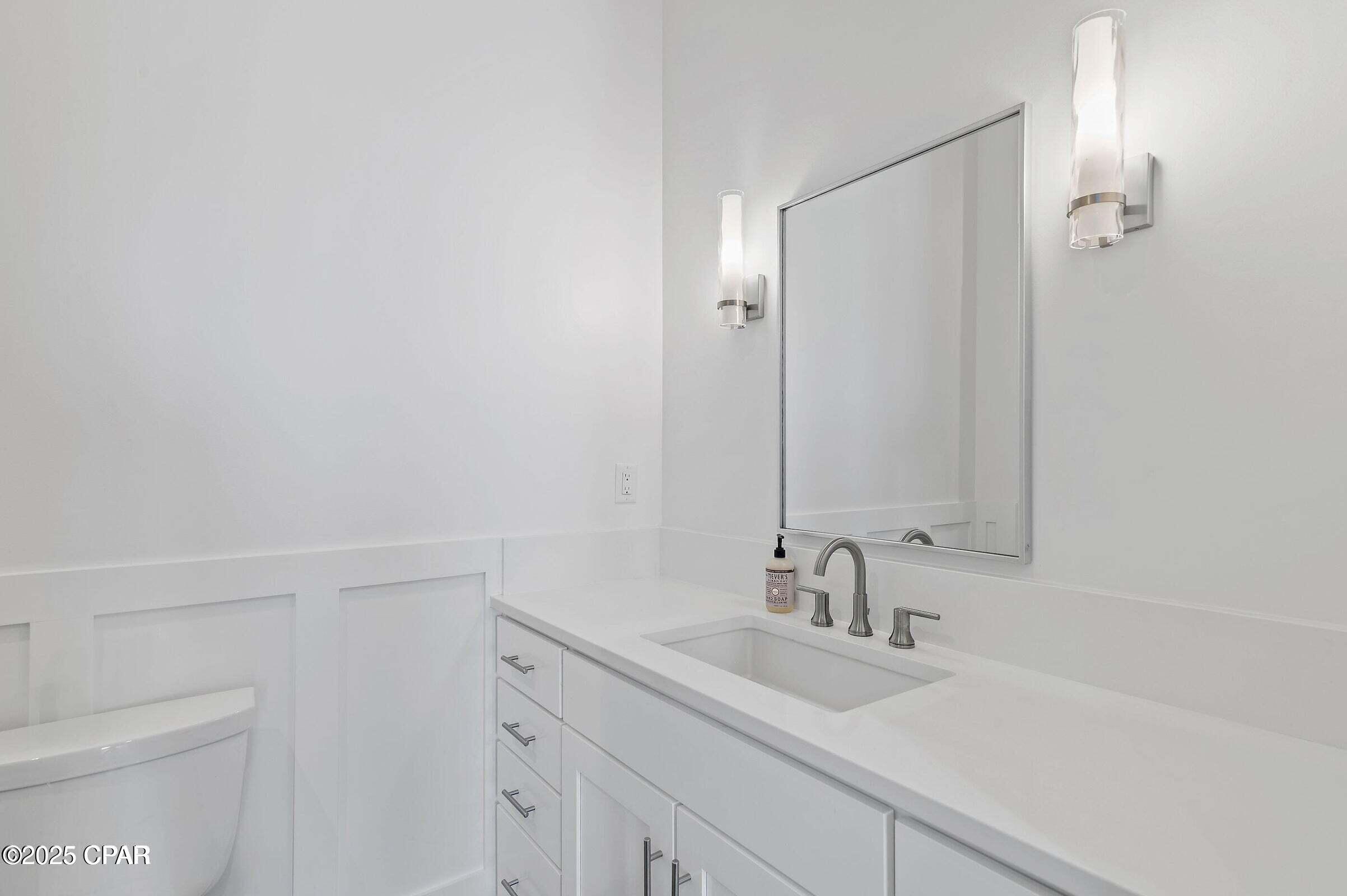 Listing photo id 28 for 116 Carillon Market Street 701