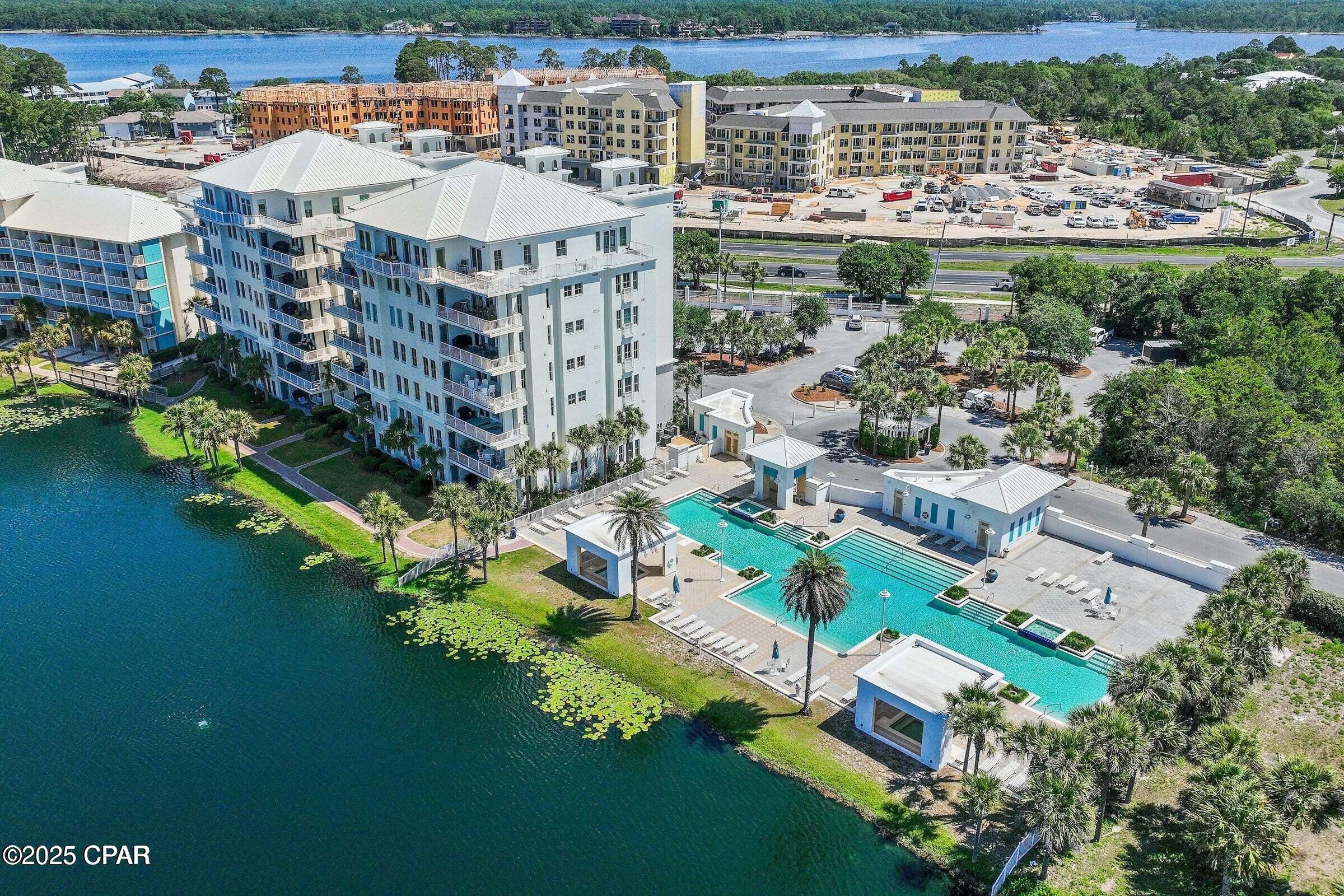 Image 4 For 116 Carillon Market Street 701