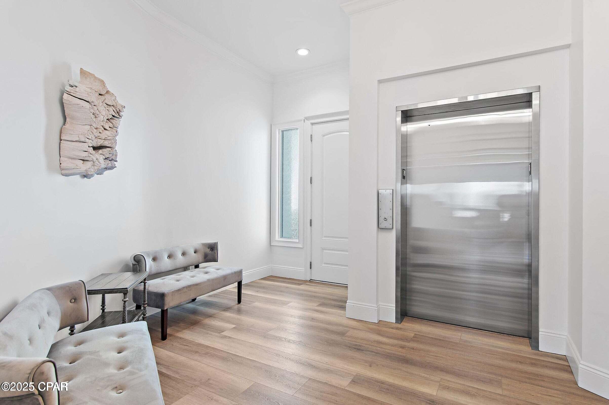 Listing photo id 8 for 116 Carillon Market Street 701