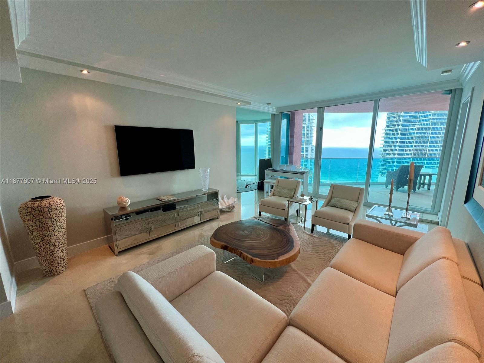 300 Pointe Dr Unit 2806, Miami Beach, Florida 33139