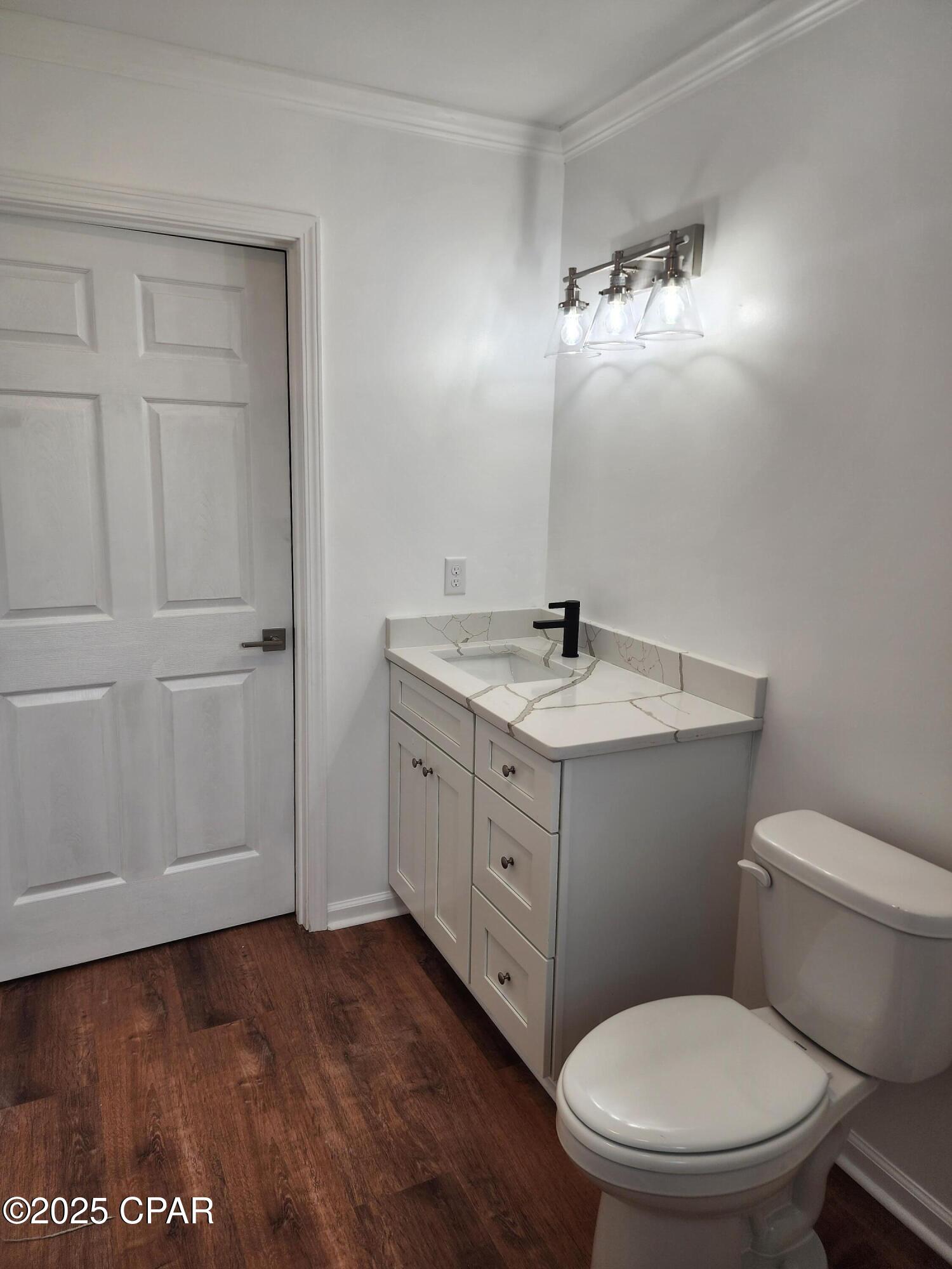 Image 42 For 300 Penny Court