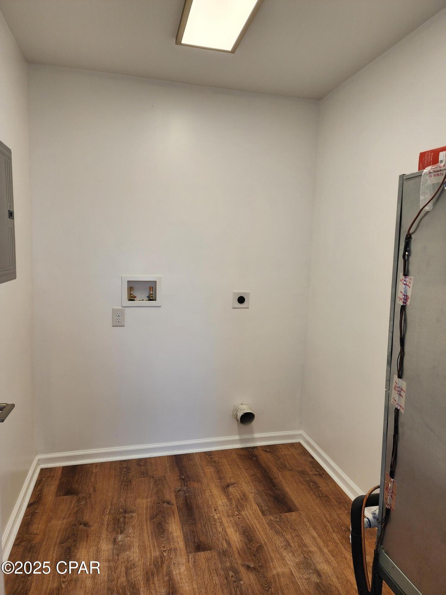 Image 43 For 300 Penny Court