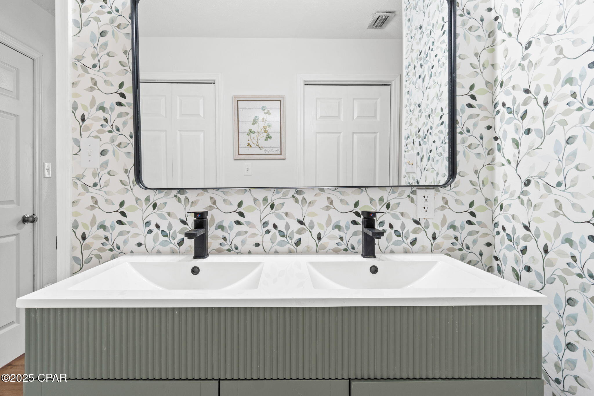 Image 49 For 2201 27th Street