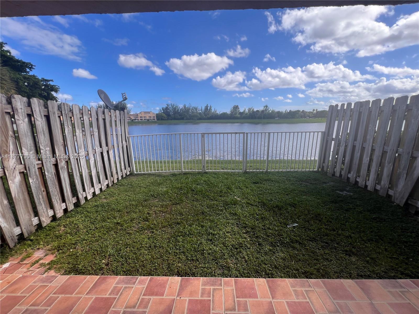 Villas At Lakeview Condo