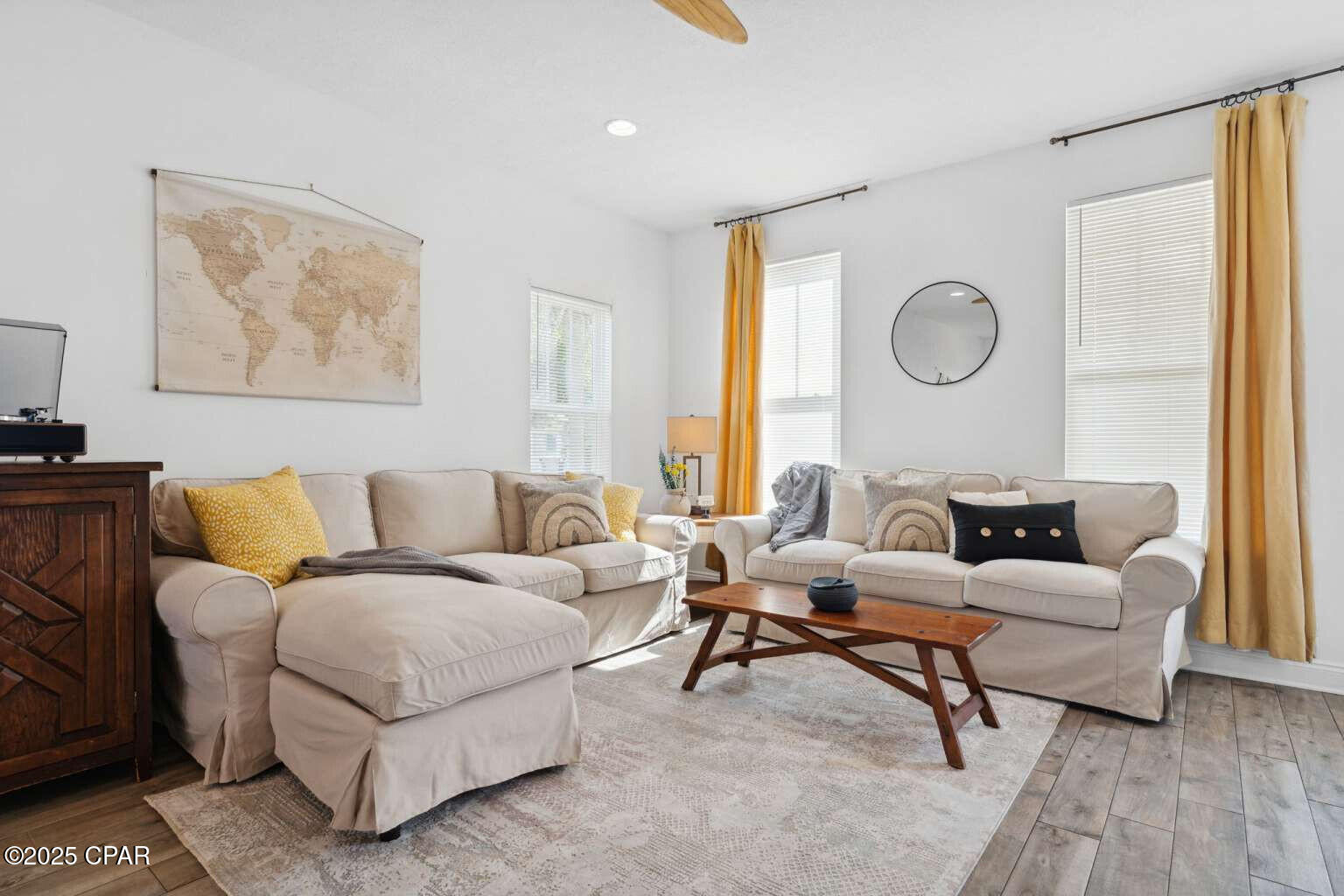 Image 4 For 423 Sea Breeze Drive