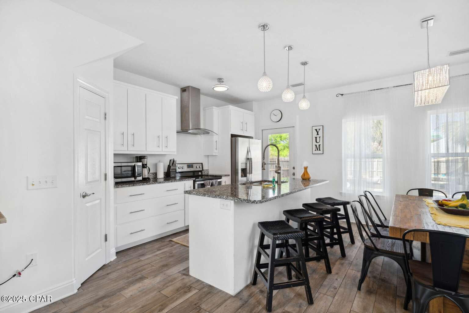 Image 8 For 423 Sea Breeze Drive