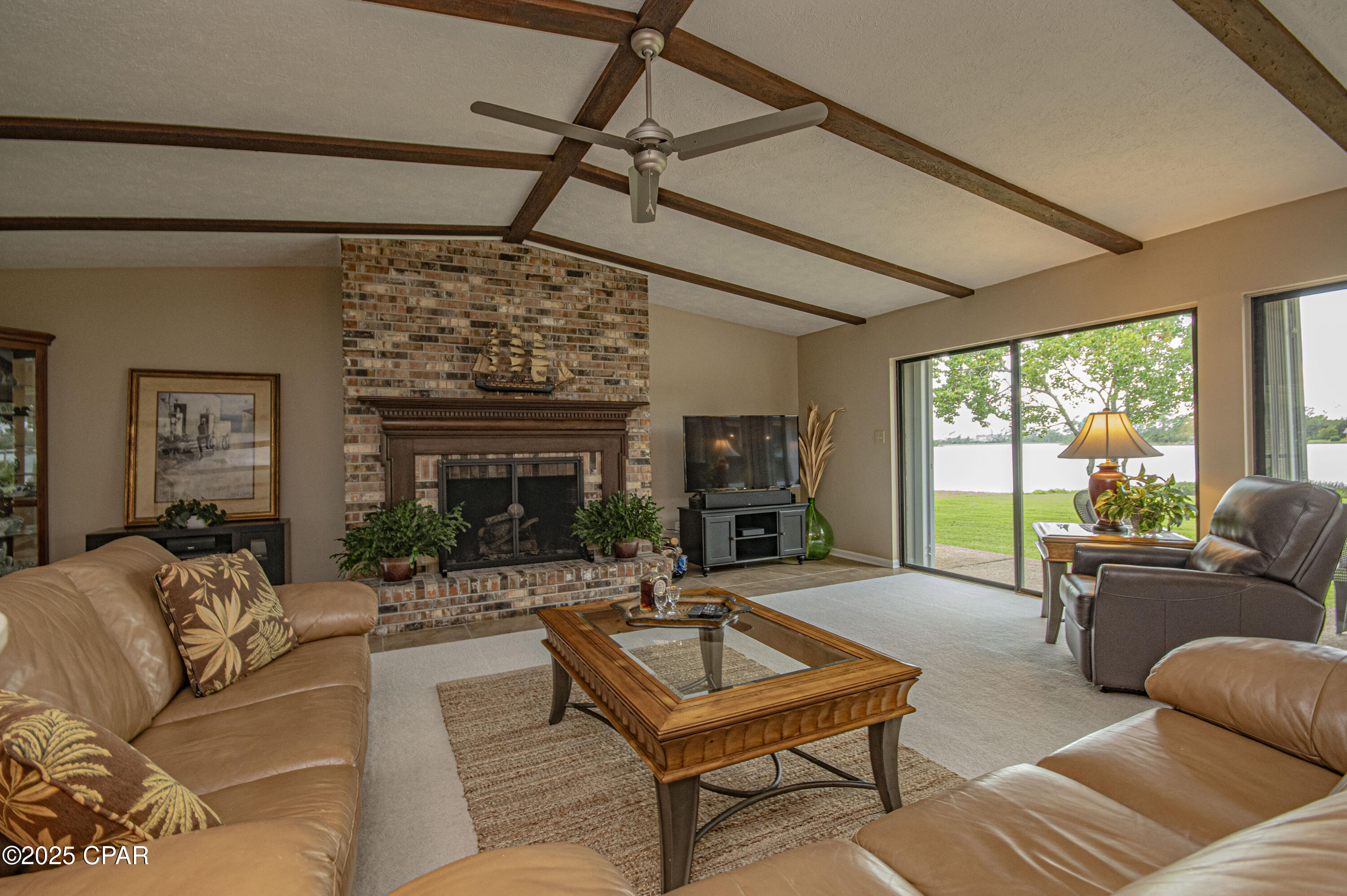 Listing photo id 11 for 808 Plantation Drive