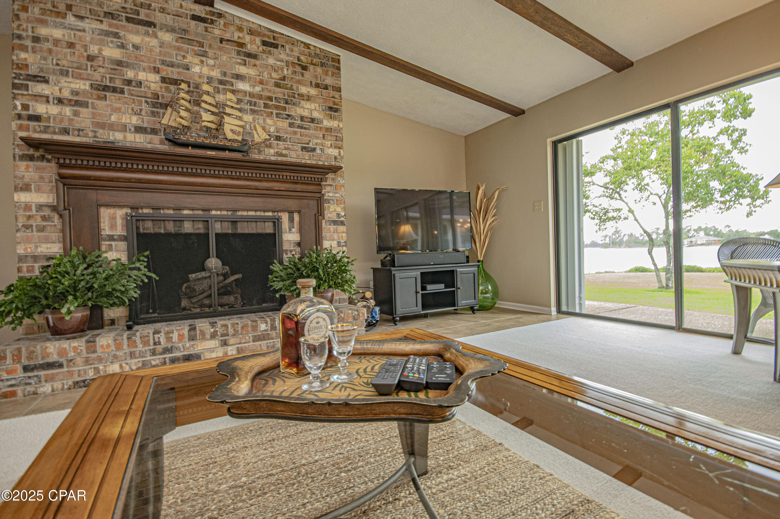 Listing photo id 12 for 808 Plantation Drive