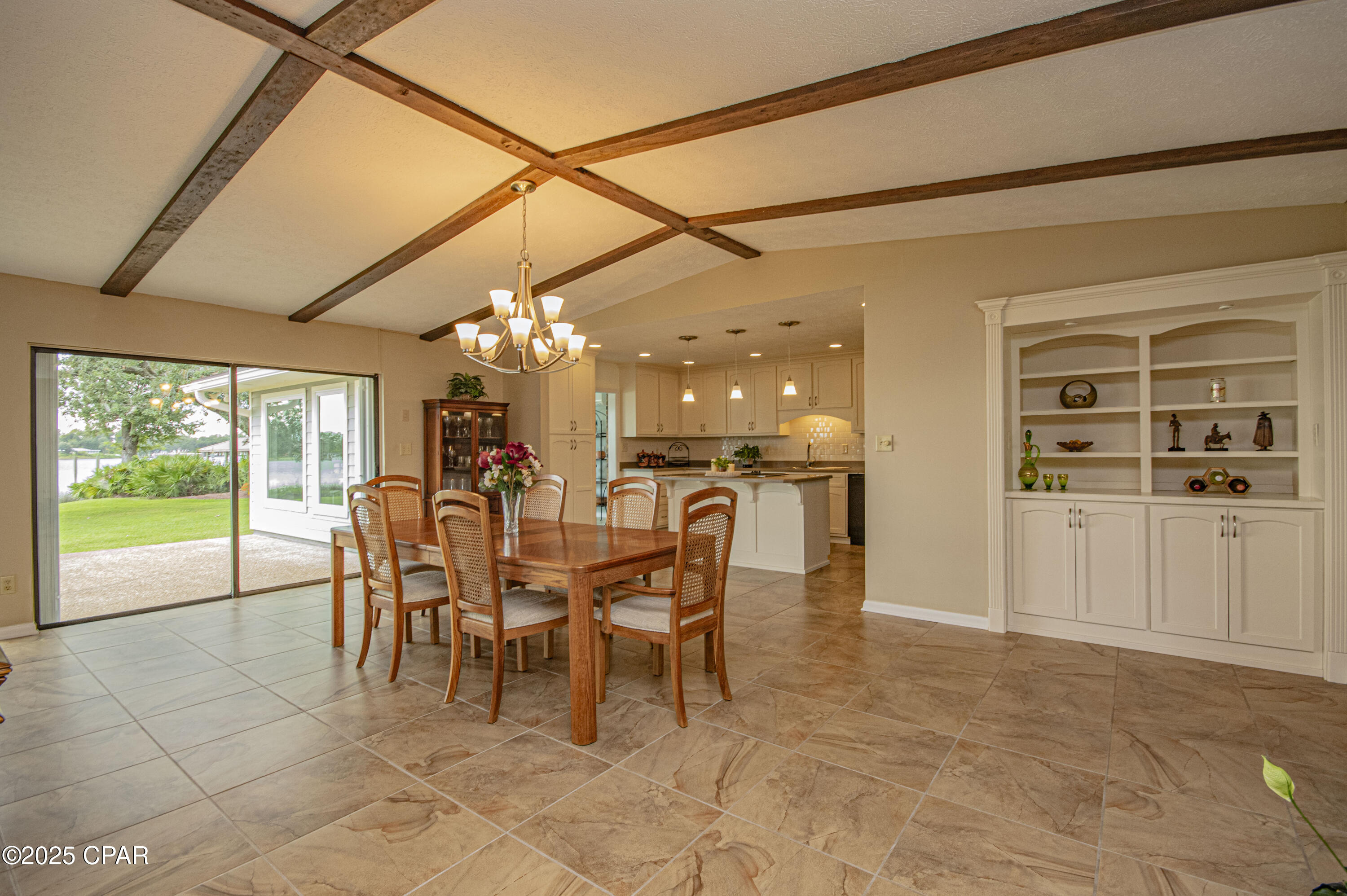 Listing photo id 18 for 808 Plantation Drive