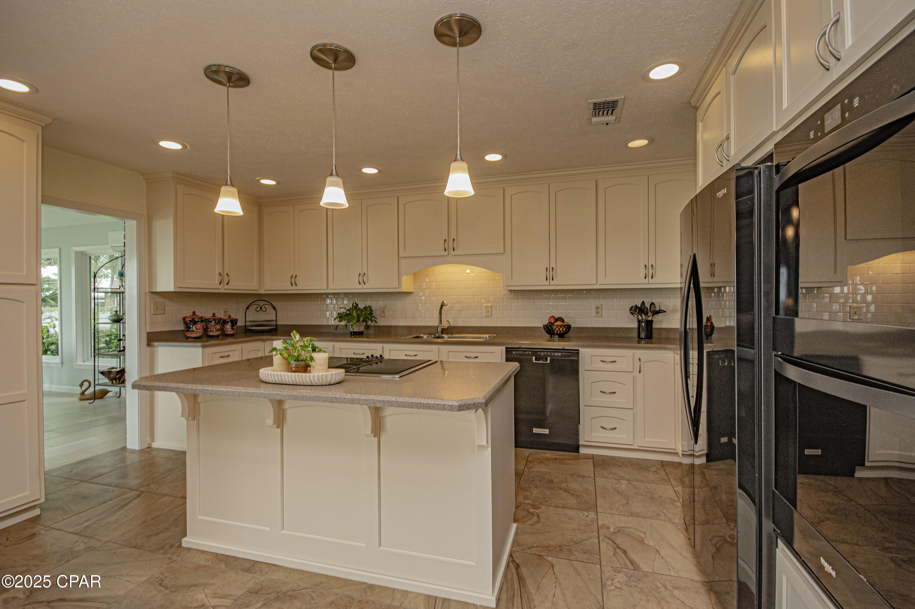 Listing photo id 21 for 808 Plantation Drive