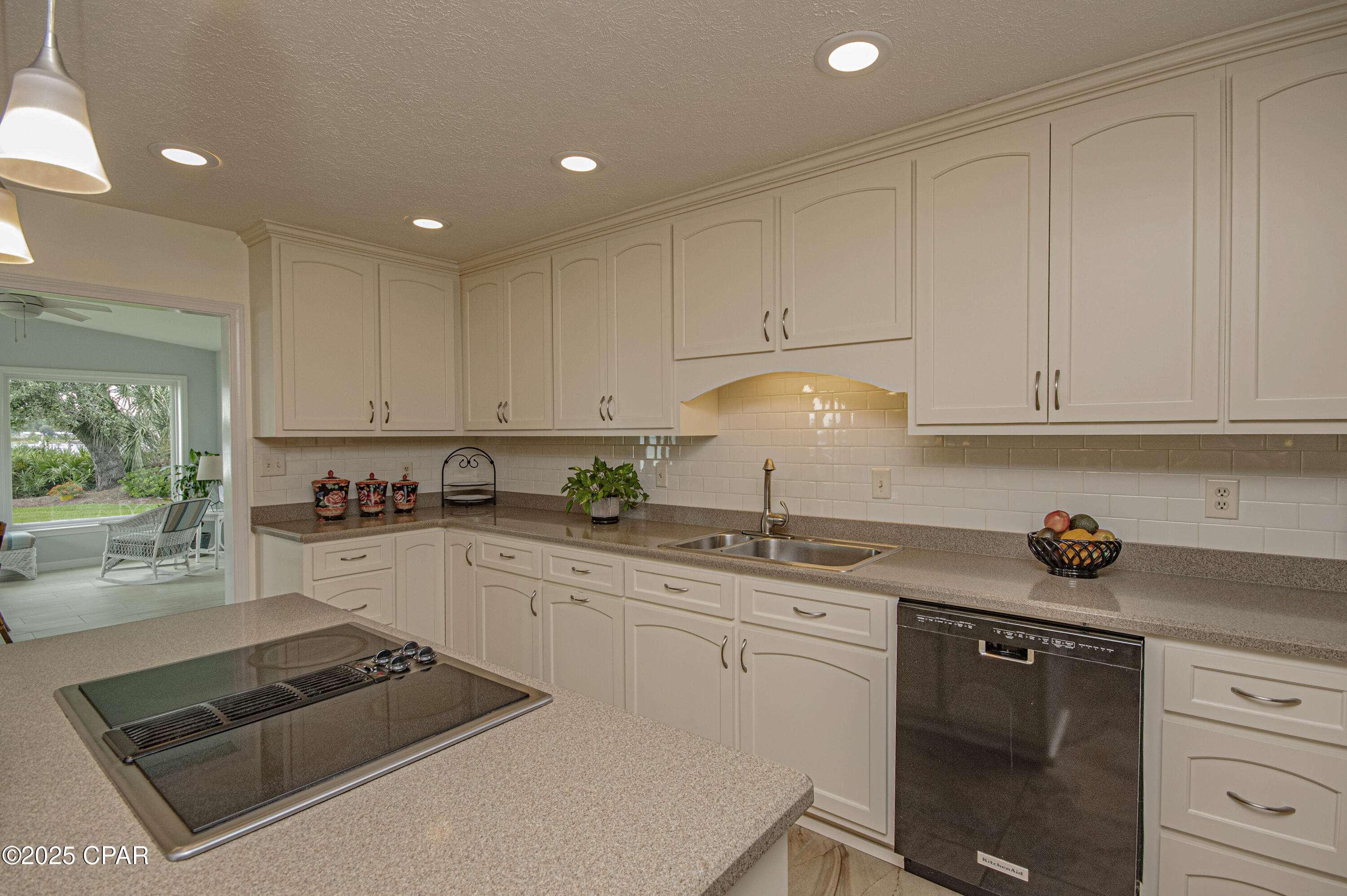 Listing photo id 23 for 808 Plantation Drive