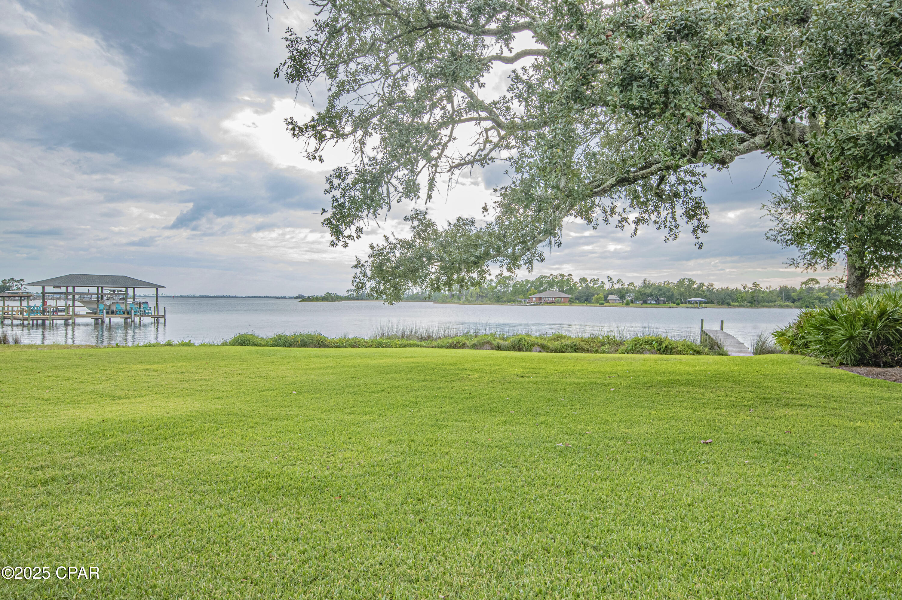 Listing photo id 71 for 808 Plantation Drive