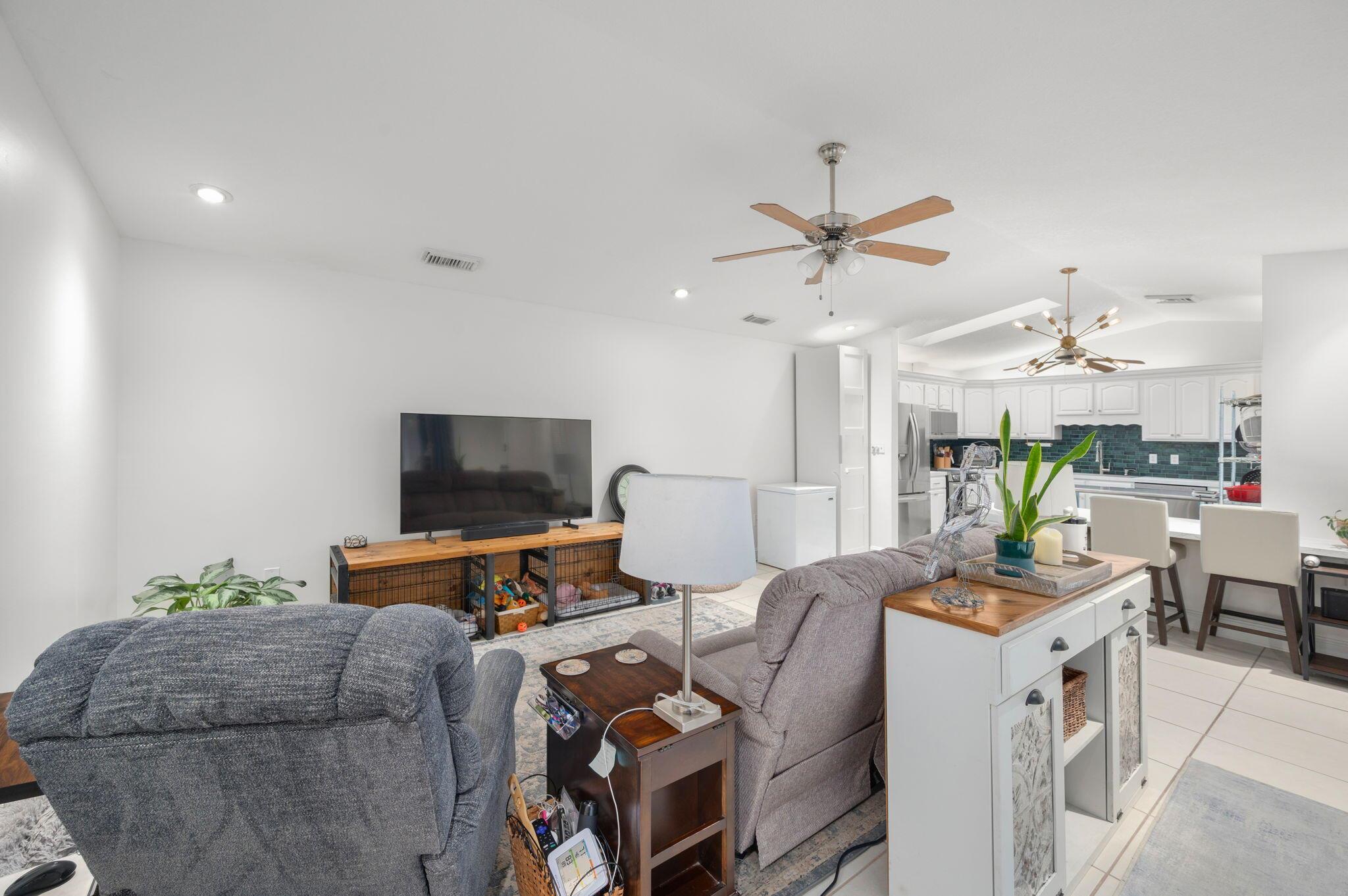 Homes for sale in Fort Pierce, FL | 1433 Captains Walk #18d, Fort Pierce, FL 34950 | MLS# R11123517