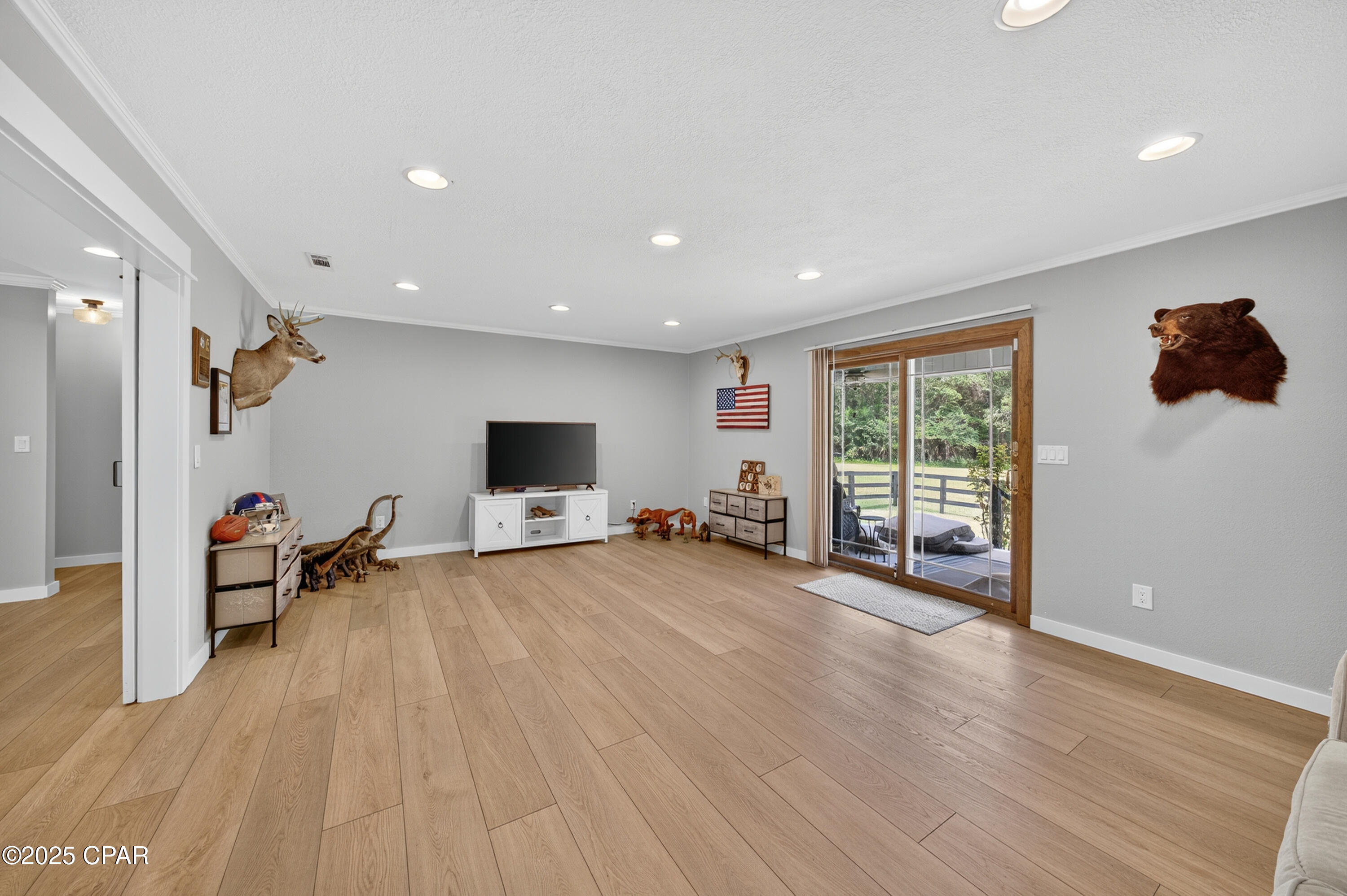 Listing photo id 10 for 1955 Highway 181