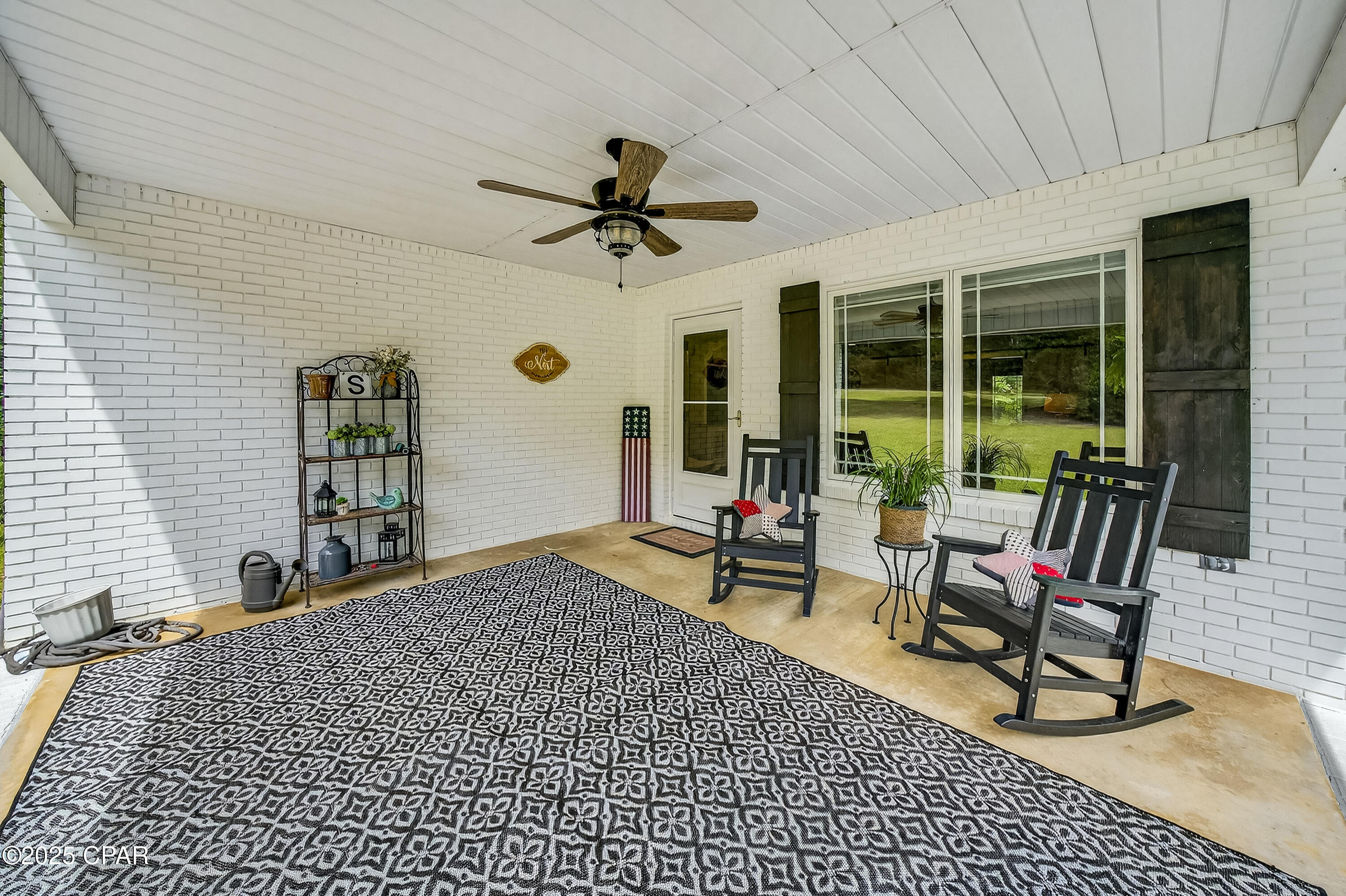 Listing photo id 4 for 1955 Highway 181