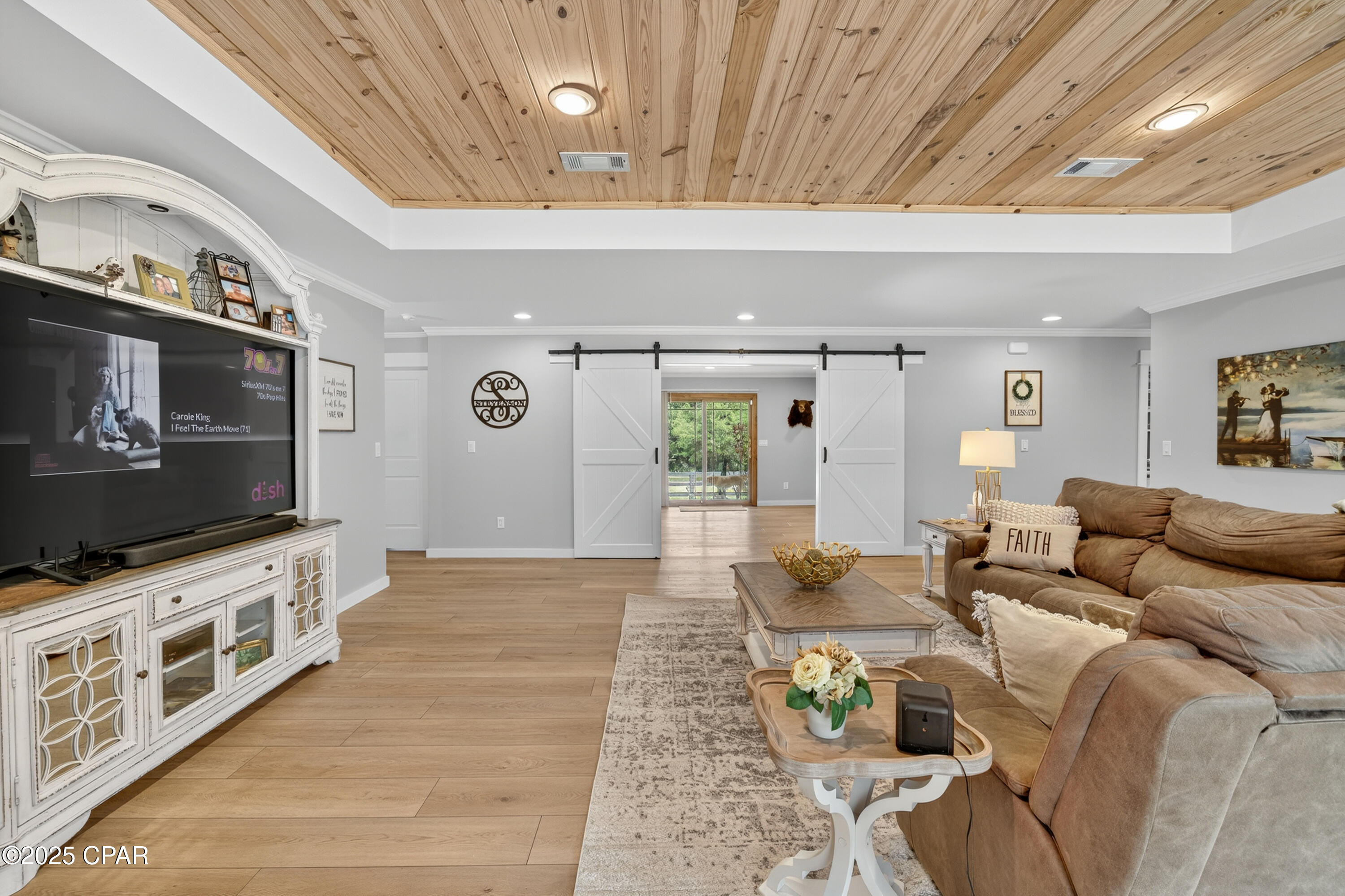 Listing photo id 9 for 1955 Highway 181