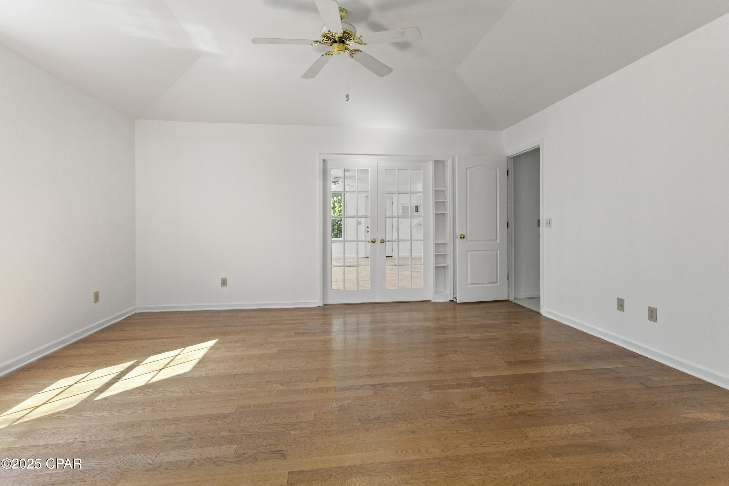 Image 12 For 333 Moonlight Bay Drive