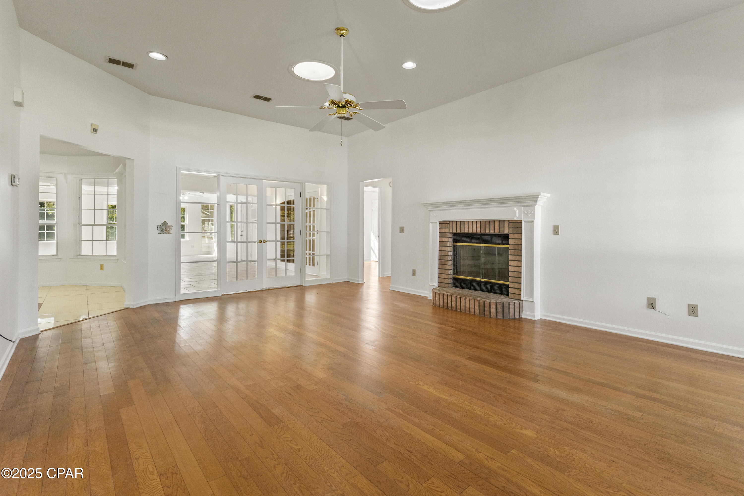 Image 4 For 333 Moonlight Bay Drive