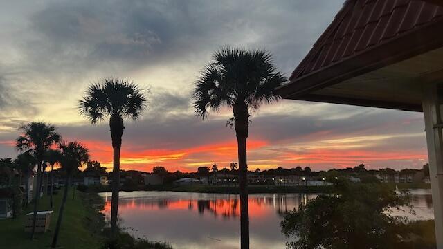 Golden Lakes Village Cond