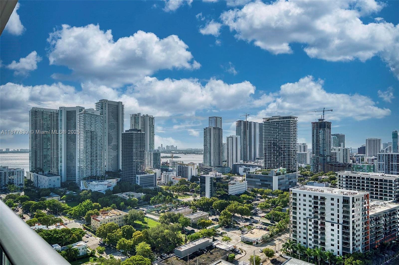 Apartamento para Alugar em Miami, FL