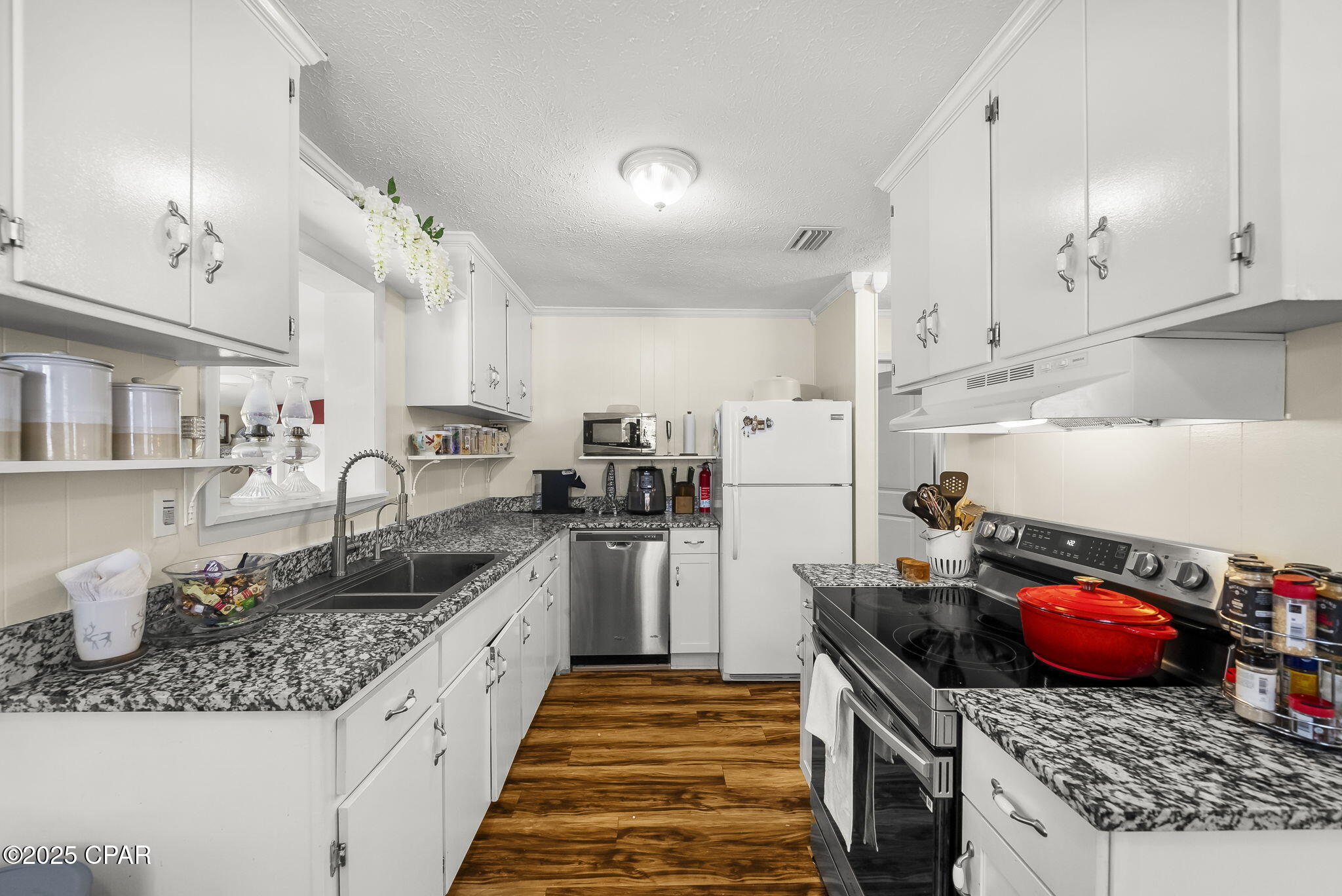 Image 12 For 500 Pinetree Drive