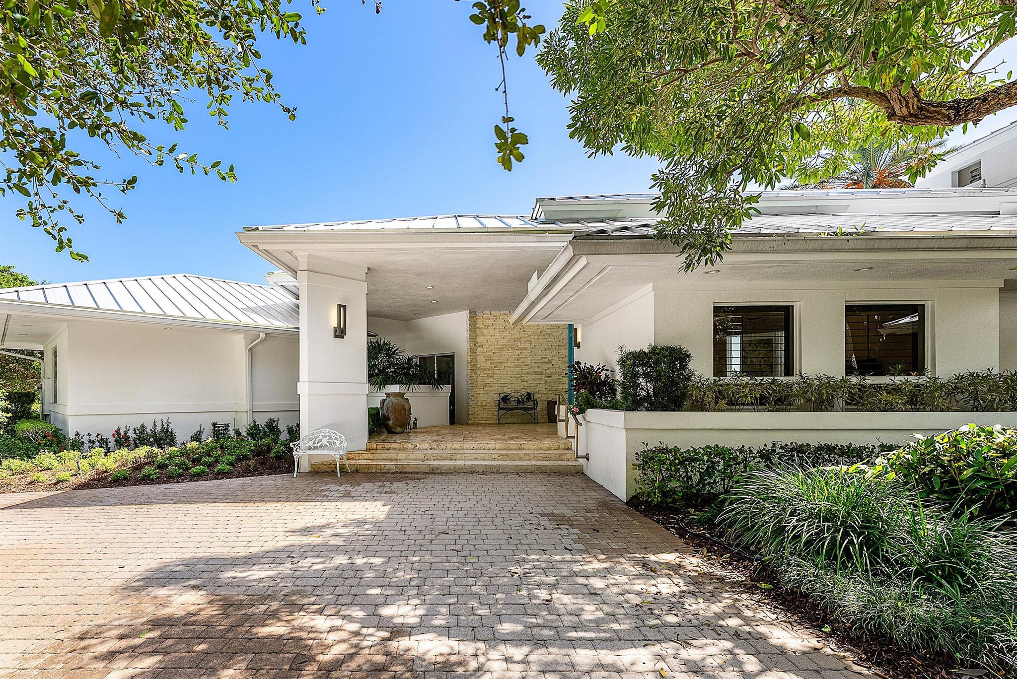 Homes for sale in Delray Beach, FL | 225 Oakview Dr, Delray Beach, FL 33445 | MLS# R11123706