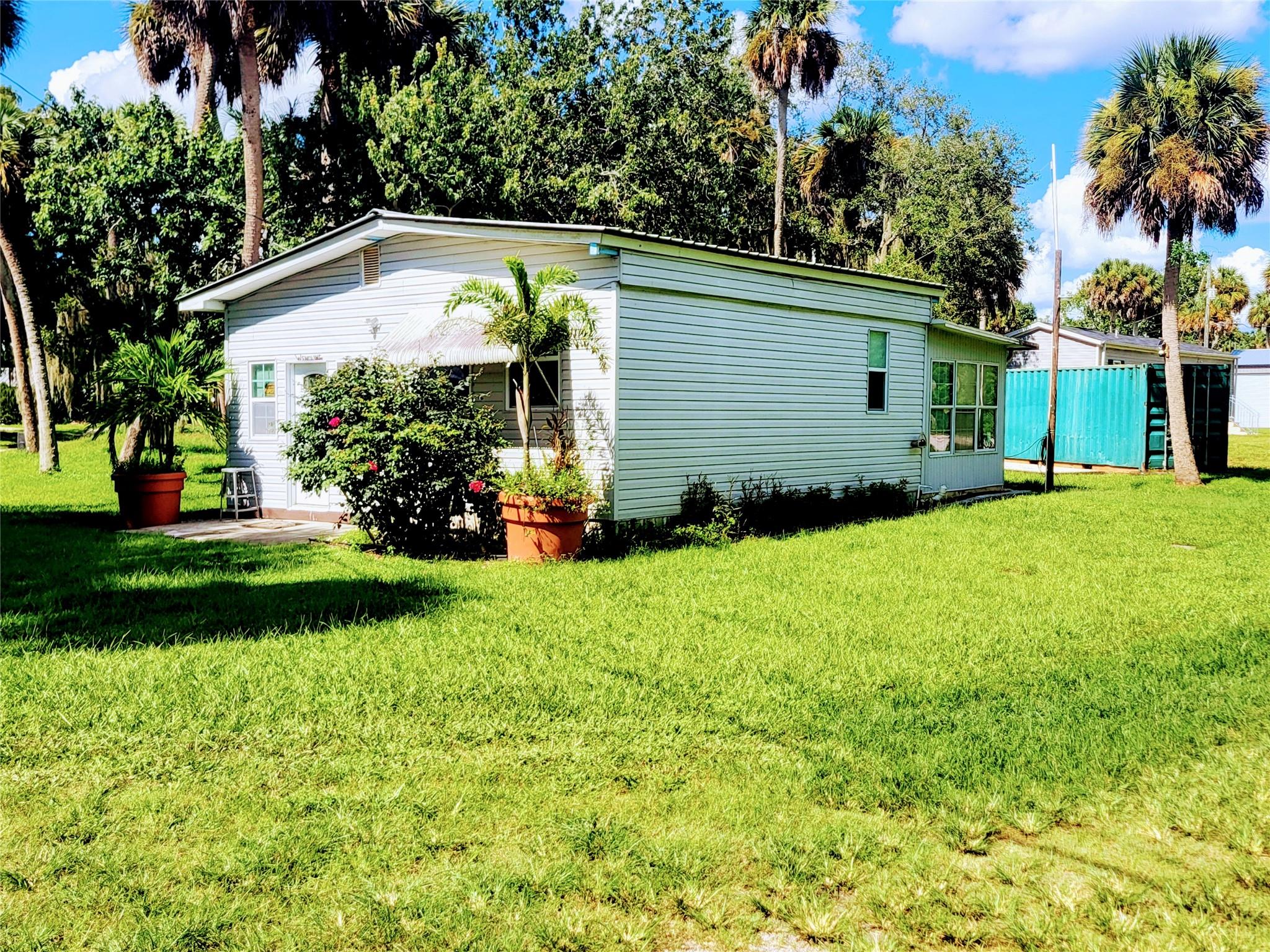 Homes for sale in Moore Haven, FL | 1048 Arvin Ln, Moore Haven, FL 33471 | MLS# F10526447