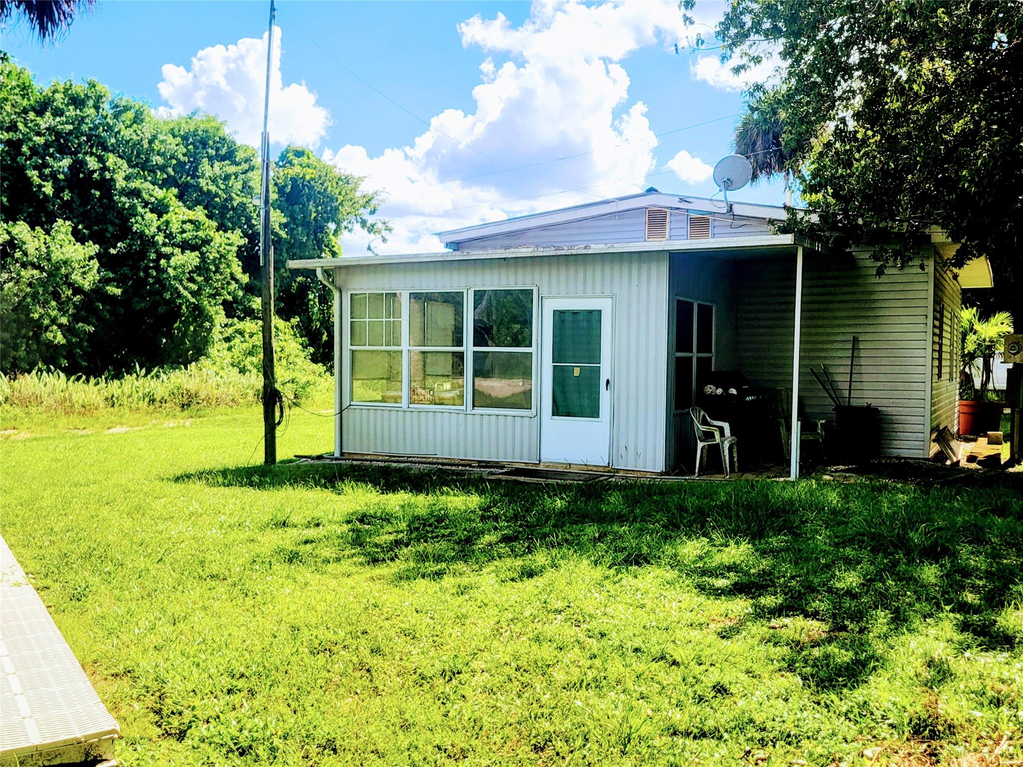 Homes for sale in Moore Haven, FL | 1048 Arvin Ln, Moore Haven, FL 33471 | MLS# F10526447