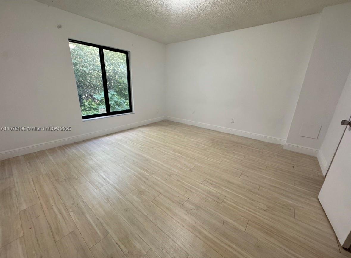2201 Brickell Ave #25, Miami FL 33129