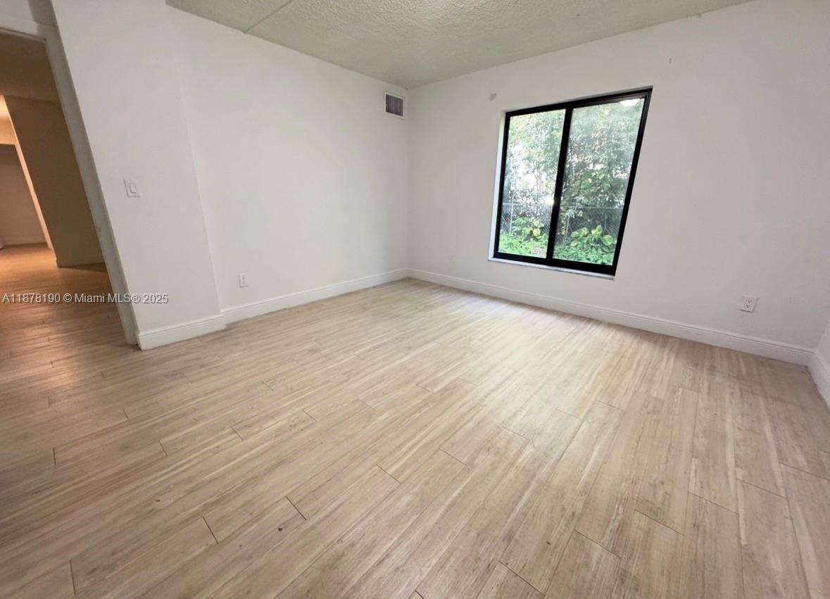 2201 Brickell Ave #25, Miami FL 33129