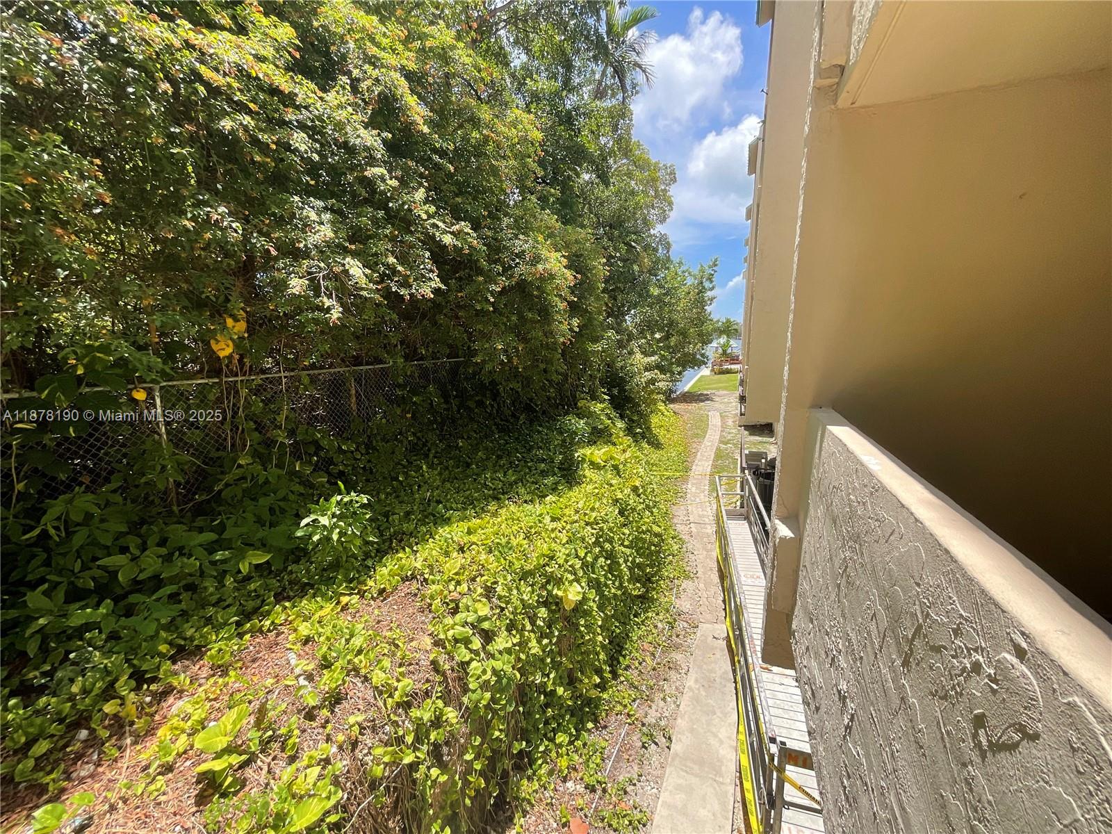 2201 Brickell Ave #25, Miami FL 33129
