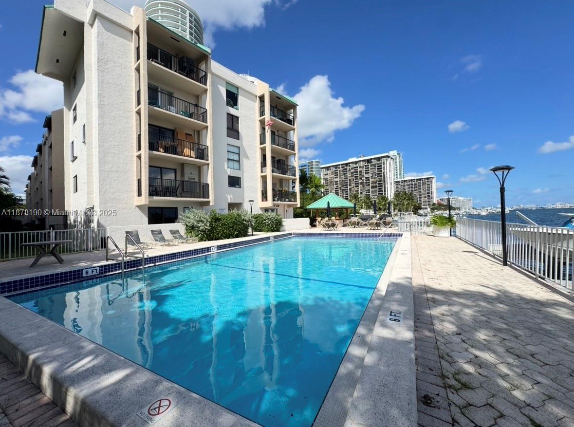 2201 Brickell Ave #25, Miami FL 33129
