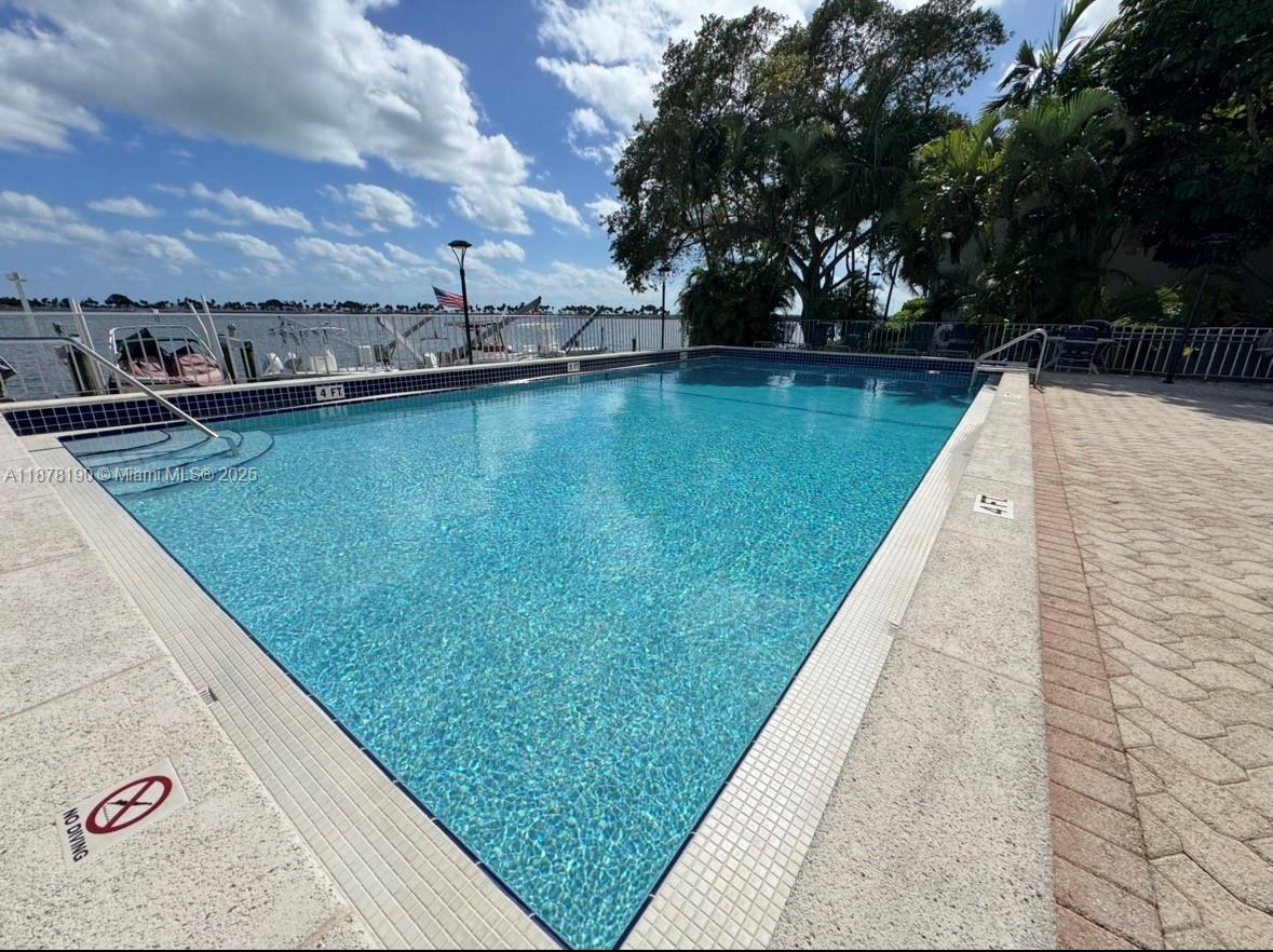 2201 Brickell Ave #25, Miami FL 33129