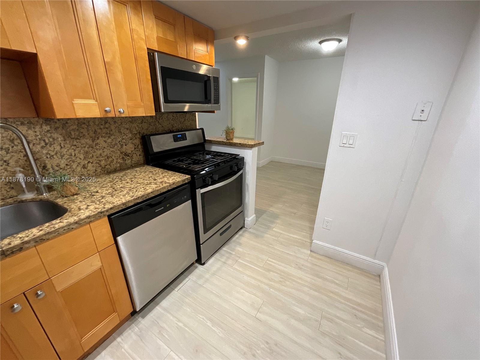 2201 Brickell Ave #25, Miami FL 33129