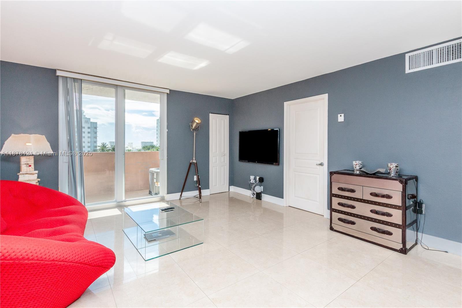 1750 James Apartments Con