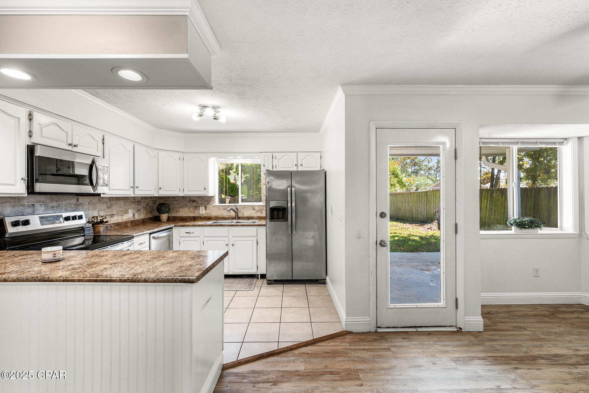 Image 33 For 3701 Lee Street A&b