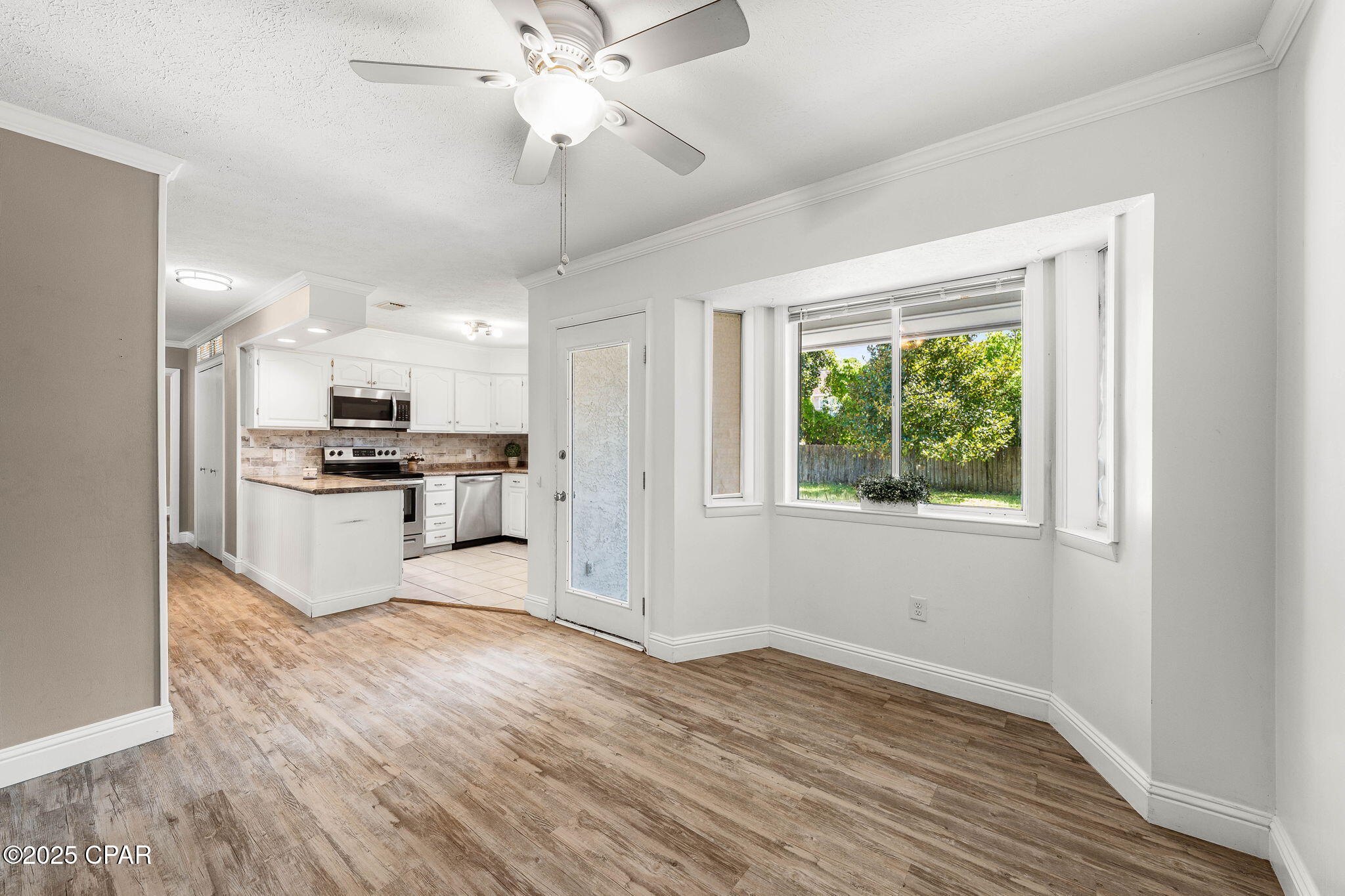 Image 38 For 3701 Lee Street A&b