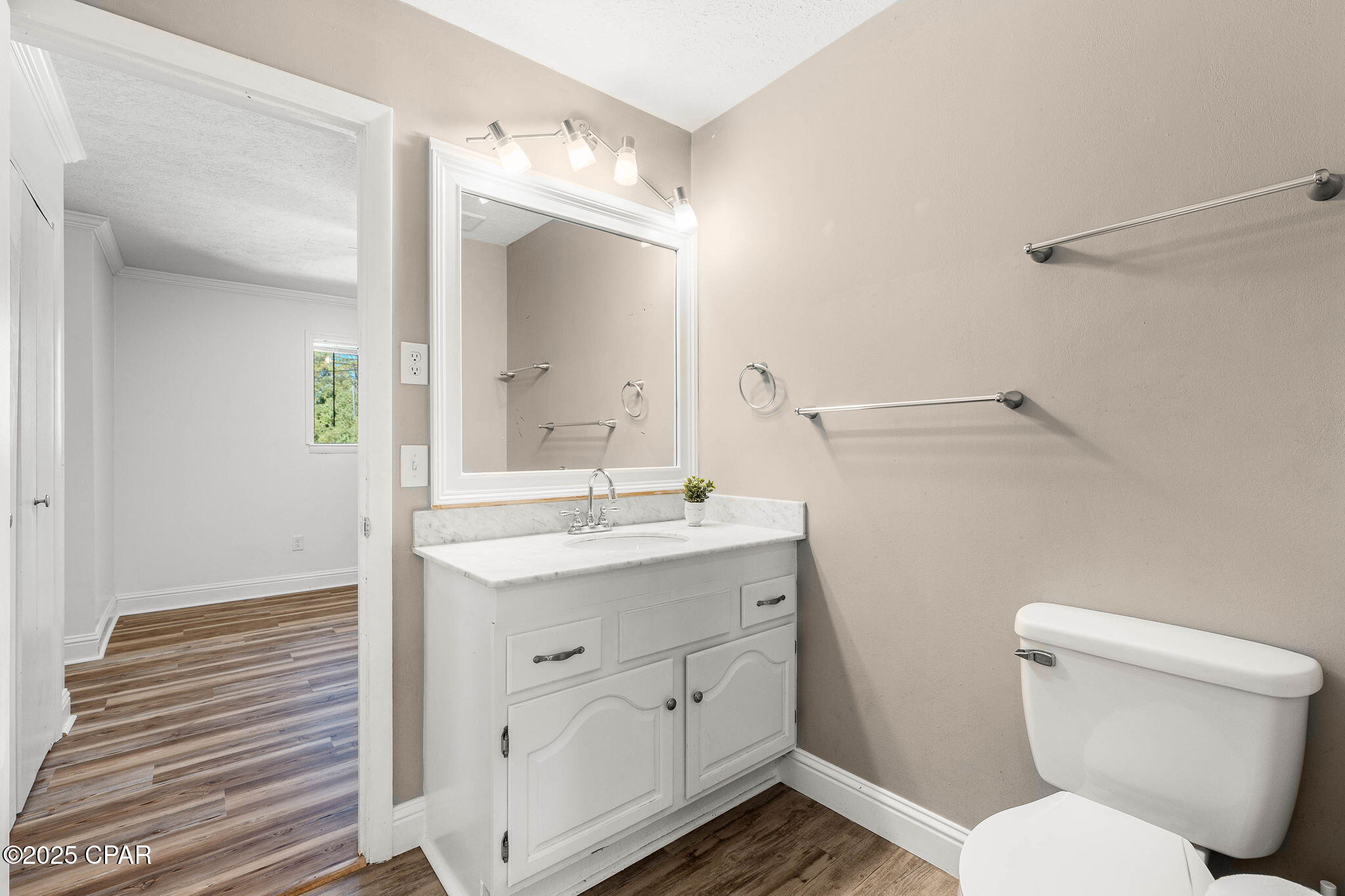 Image 44 For 3701 Lee Street A&b