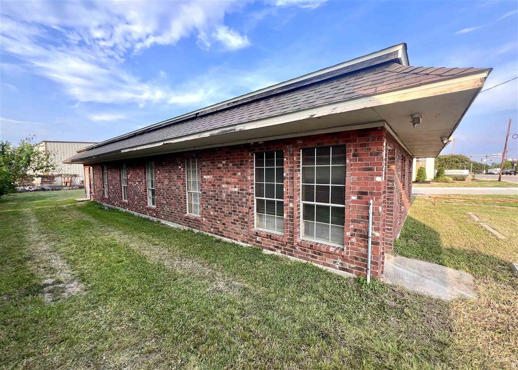 4038 Maplewood Drive — photo 4
