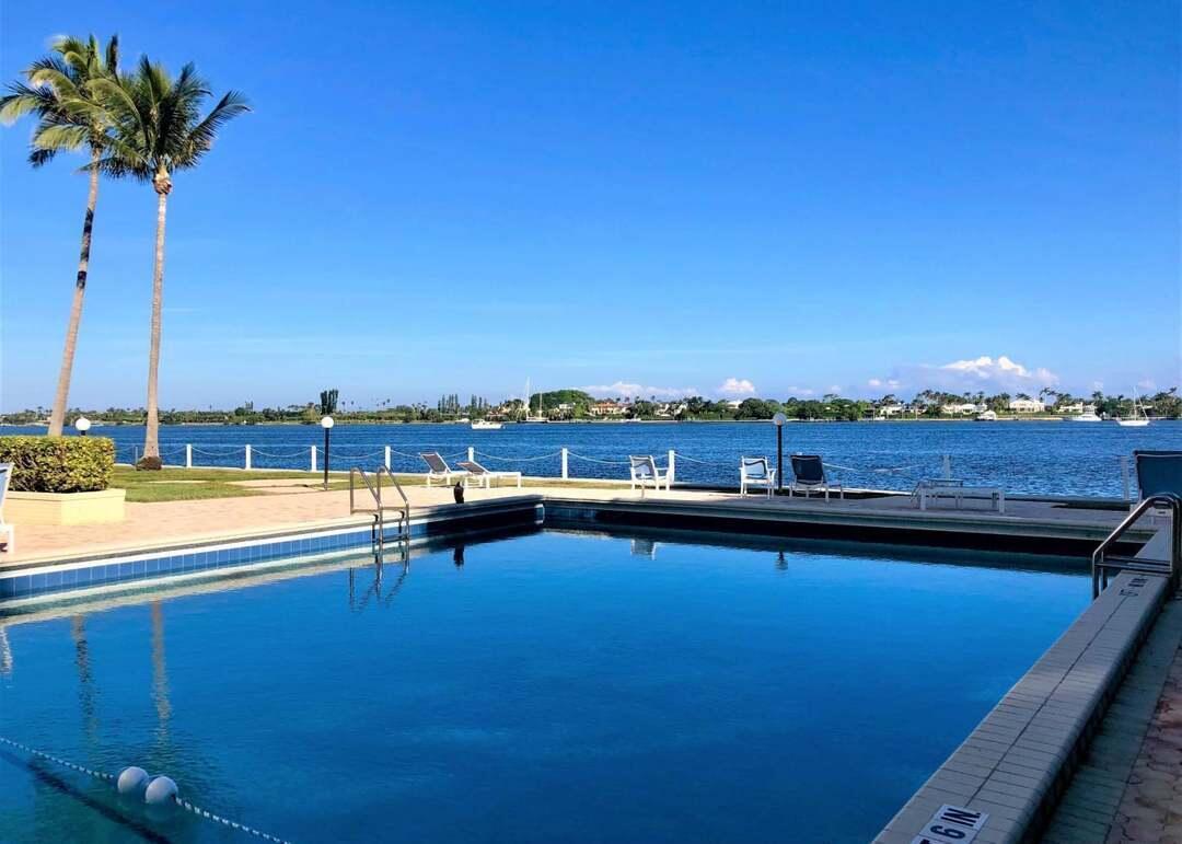 La Fontana Apts Of Palm B