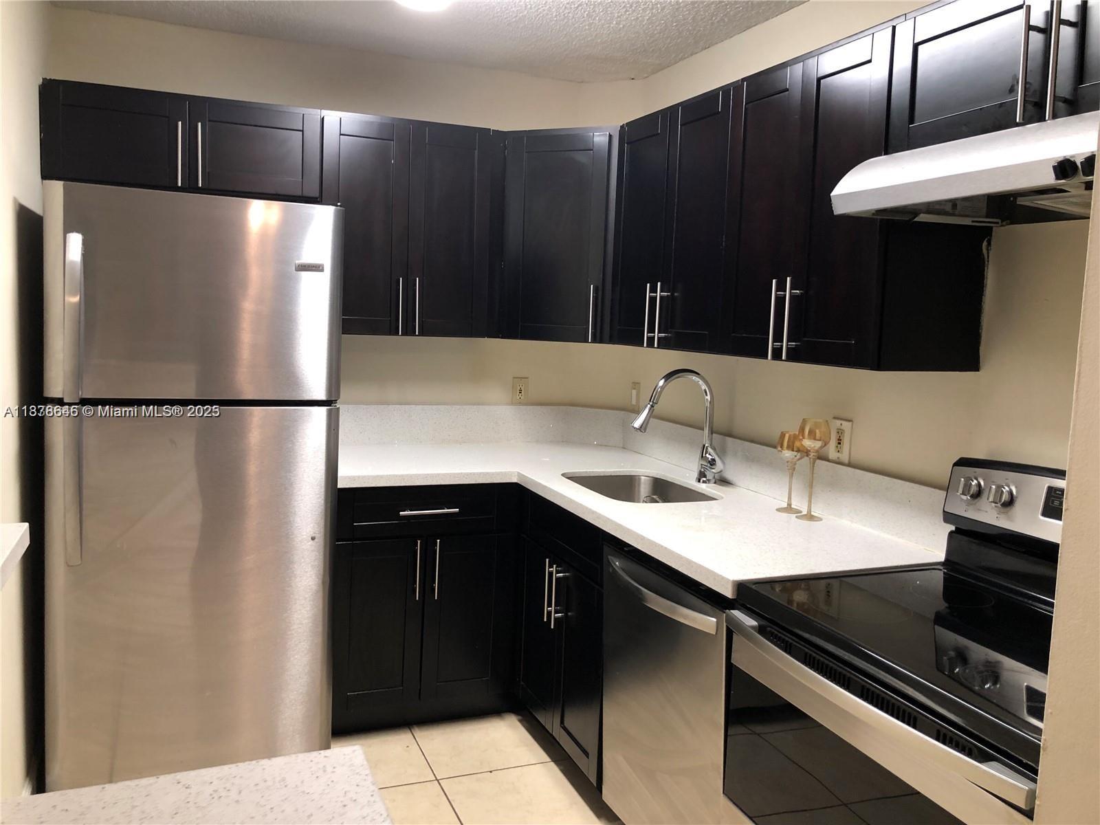 Lakes Of Jacaranda Condo