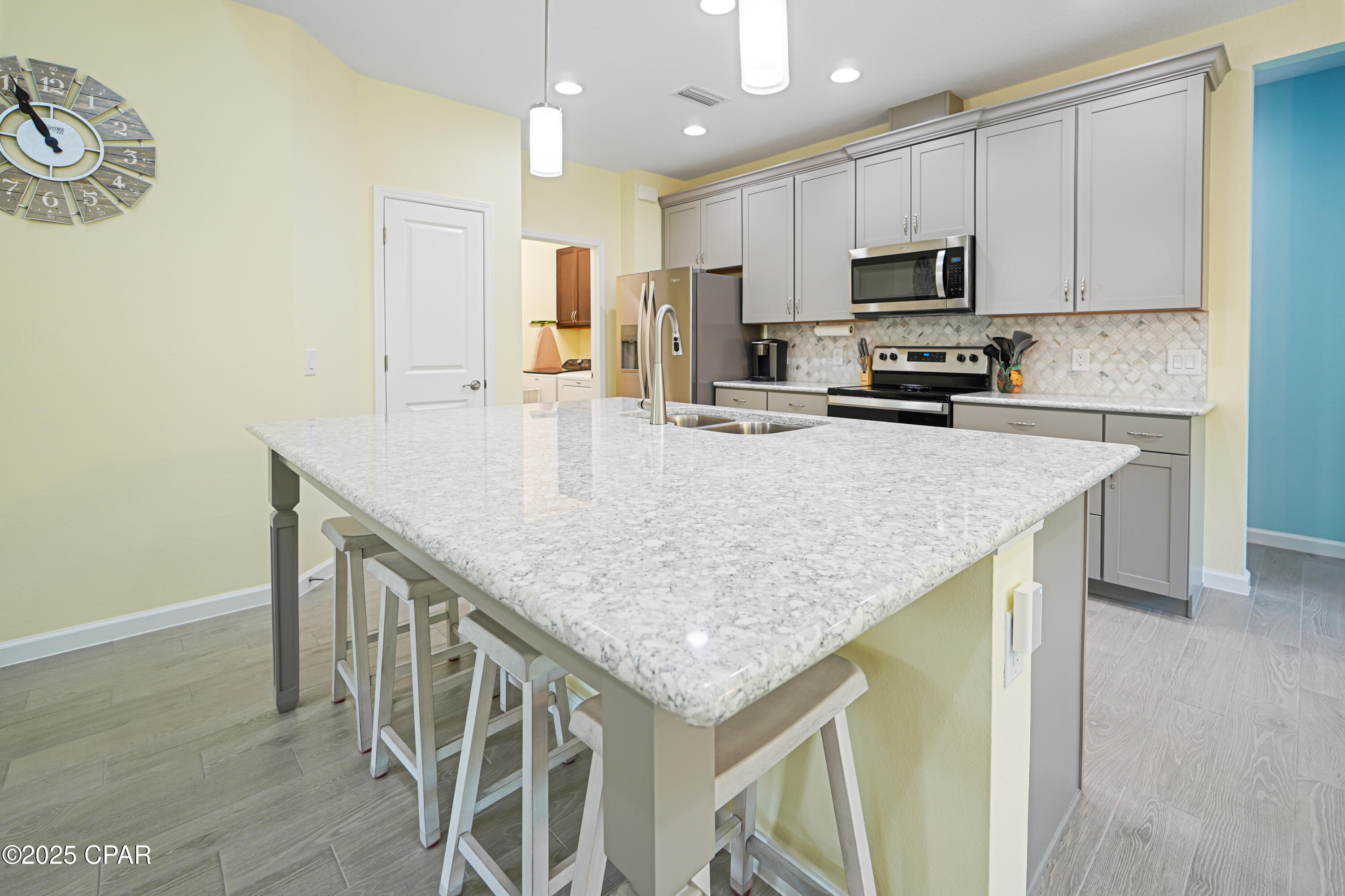 Image 11 For 8463 Dreams Float Court