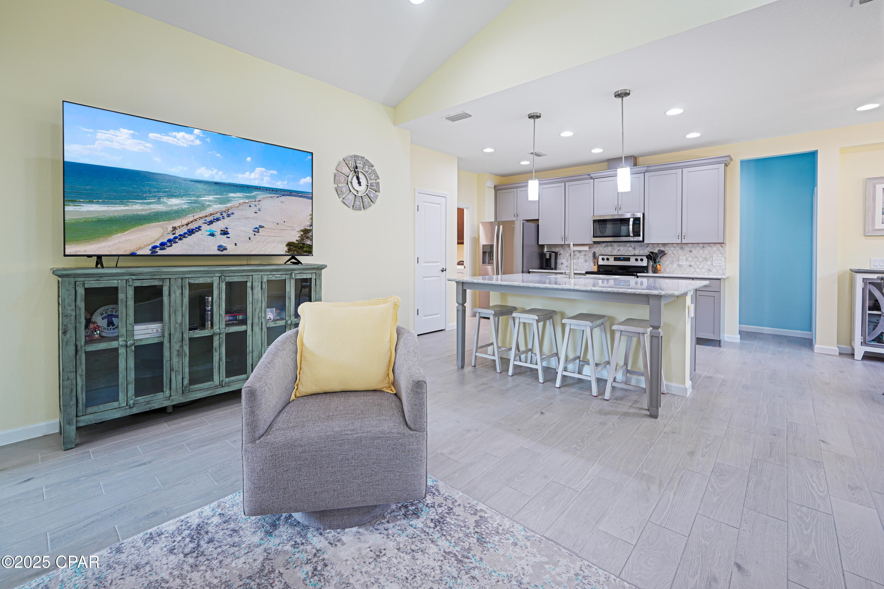 Image 18 For 8463 Dreams Float Court