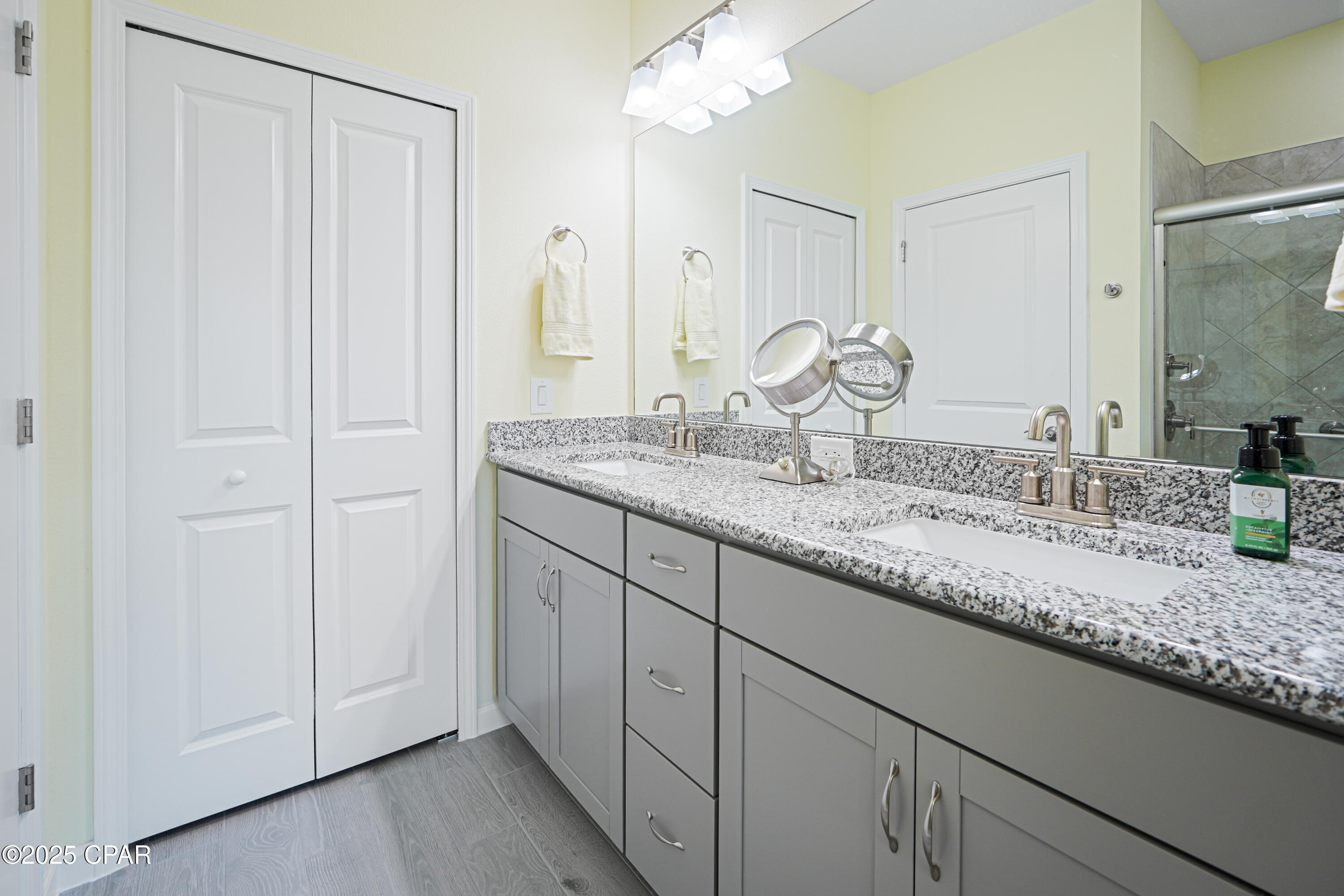 Image 25 For 8463 Dreams Float Court