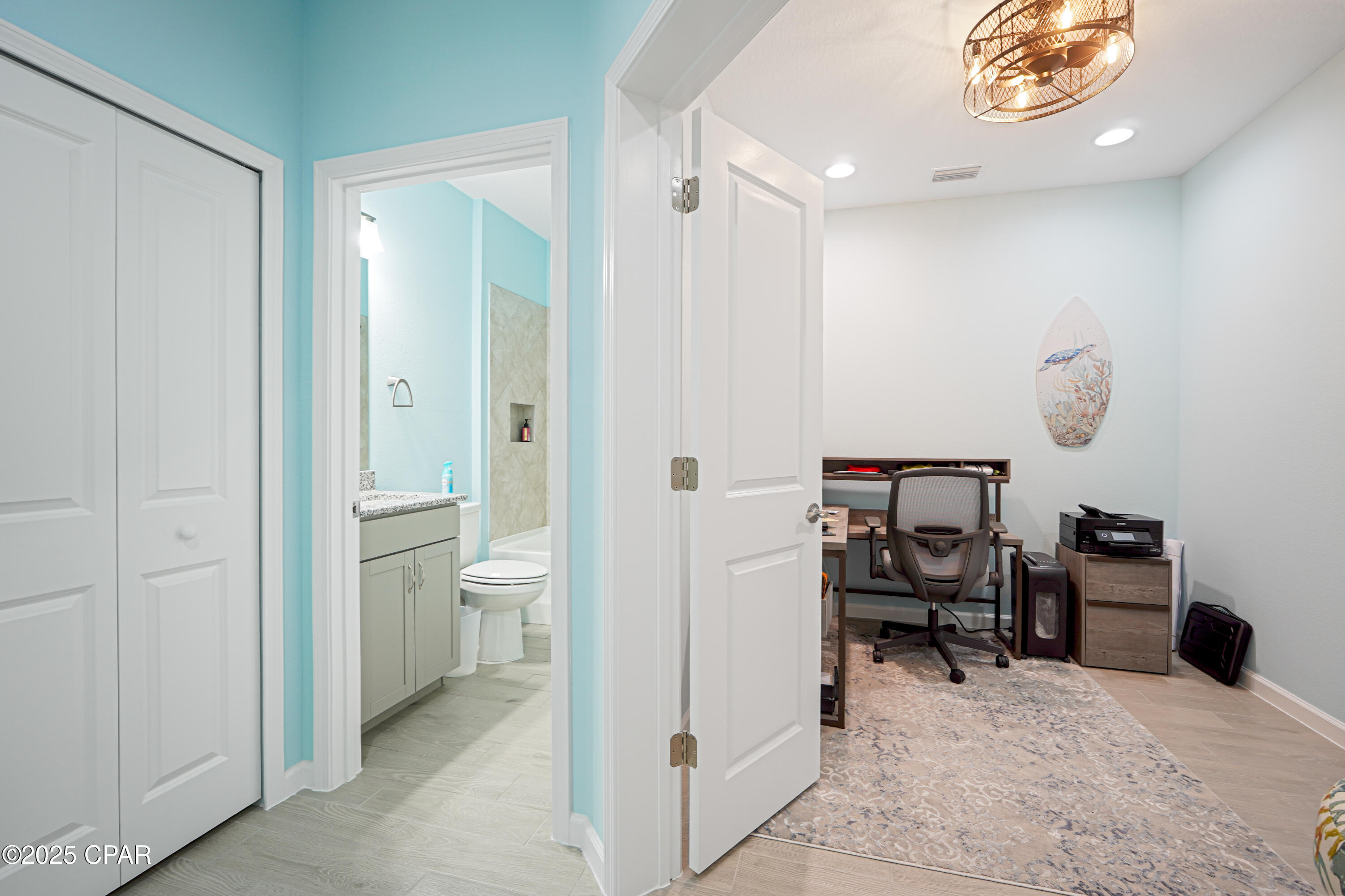 Image 33 For 8463 Dreams Float Court