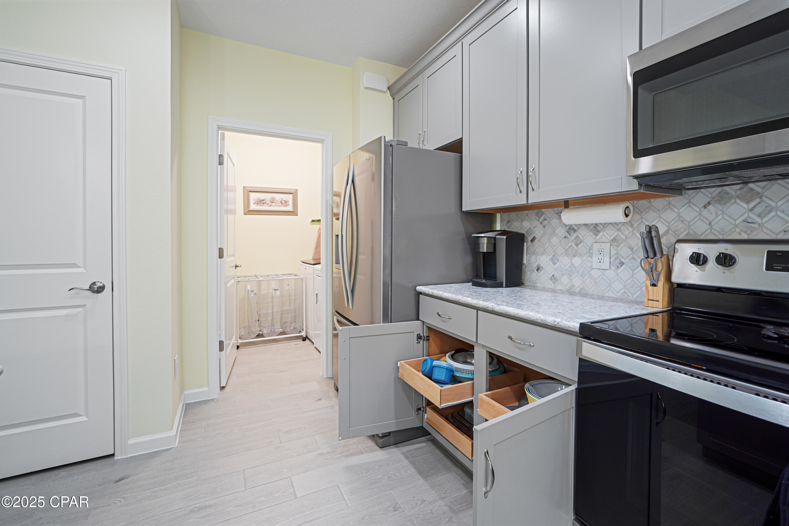 Image 35 For 8463 Dreams Float Court