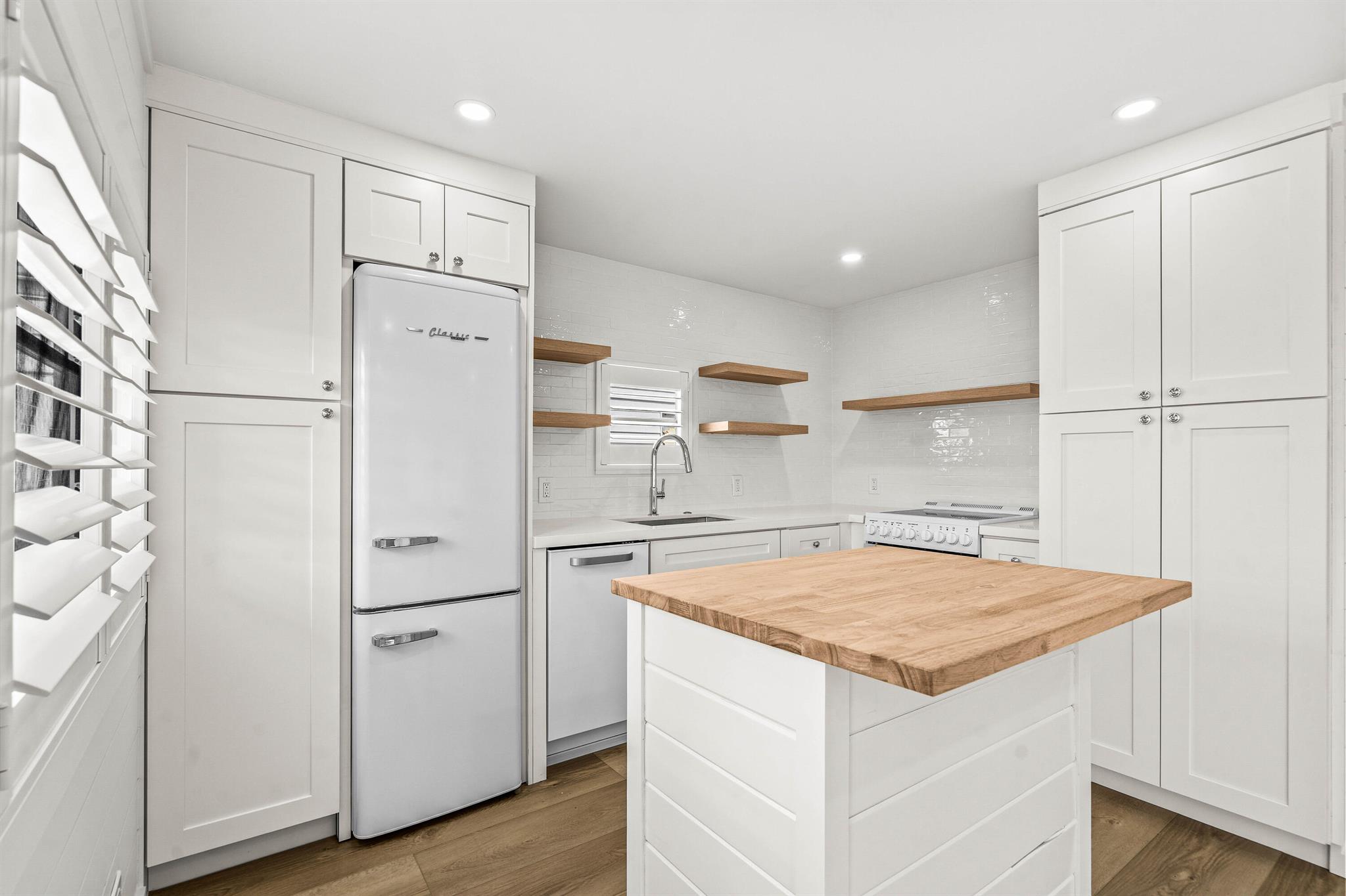 Homes for sale in Briny Breezes, FL | 20 Juniper Dr #K, Briny Breezes, FL 33435 | MLS# R11124074