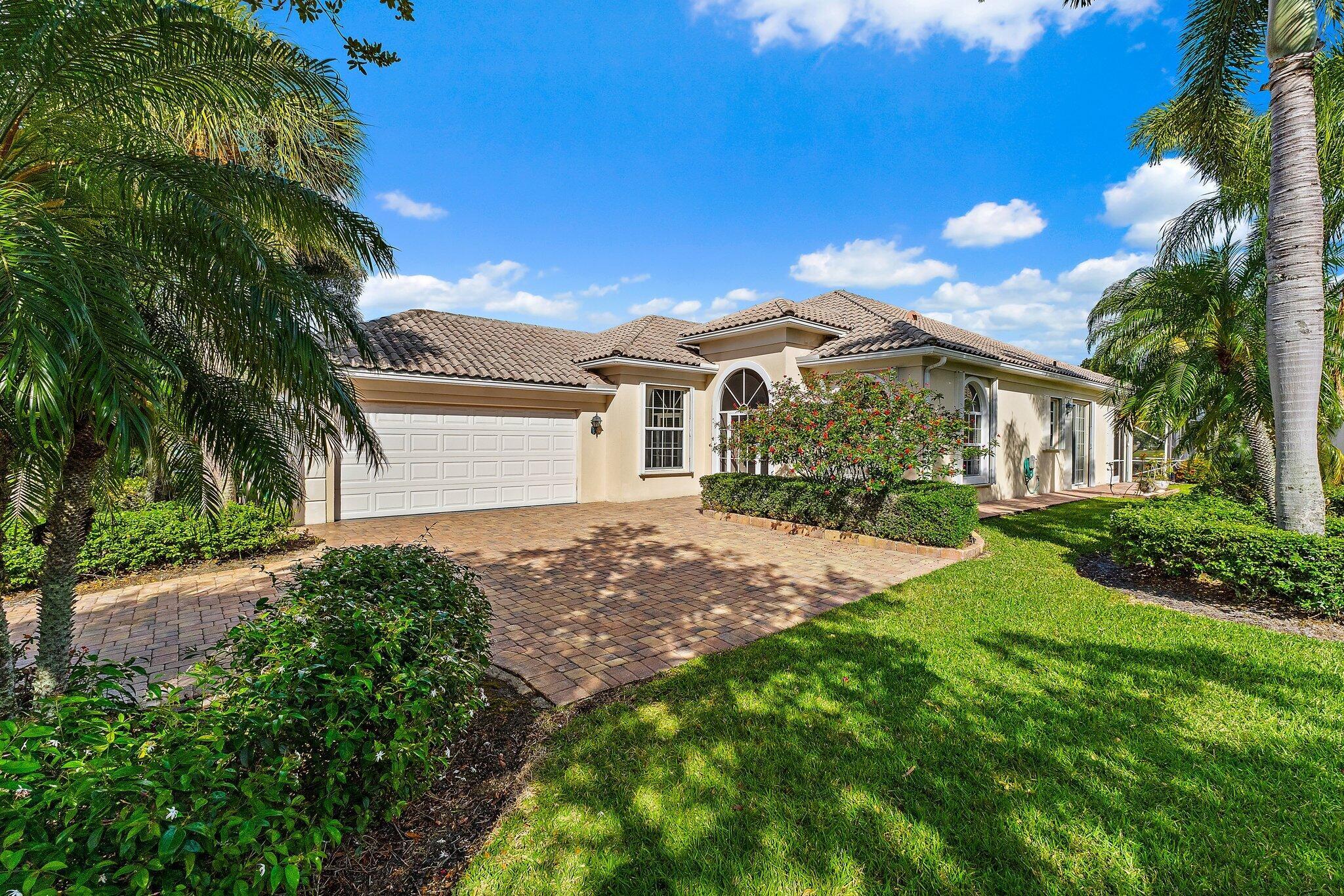 Homes for sale in Hobe Sound, FL | 8120 Se Paurotis Lane, Hobe Sound, FL 33455 | MLS# R11124079